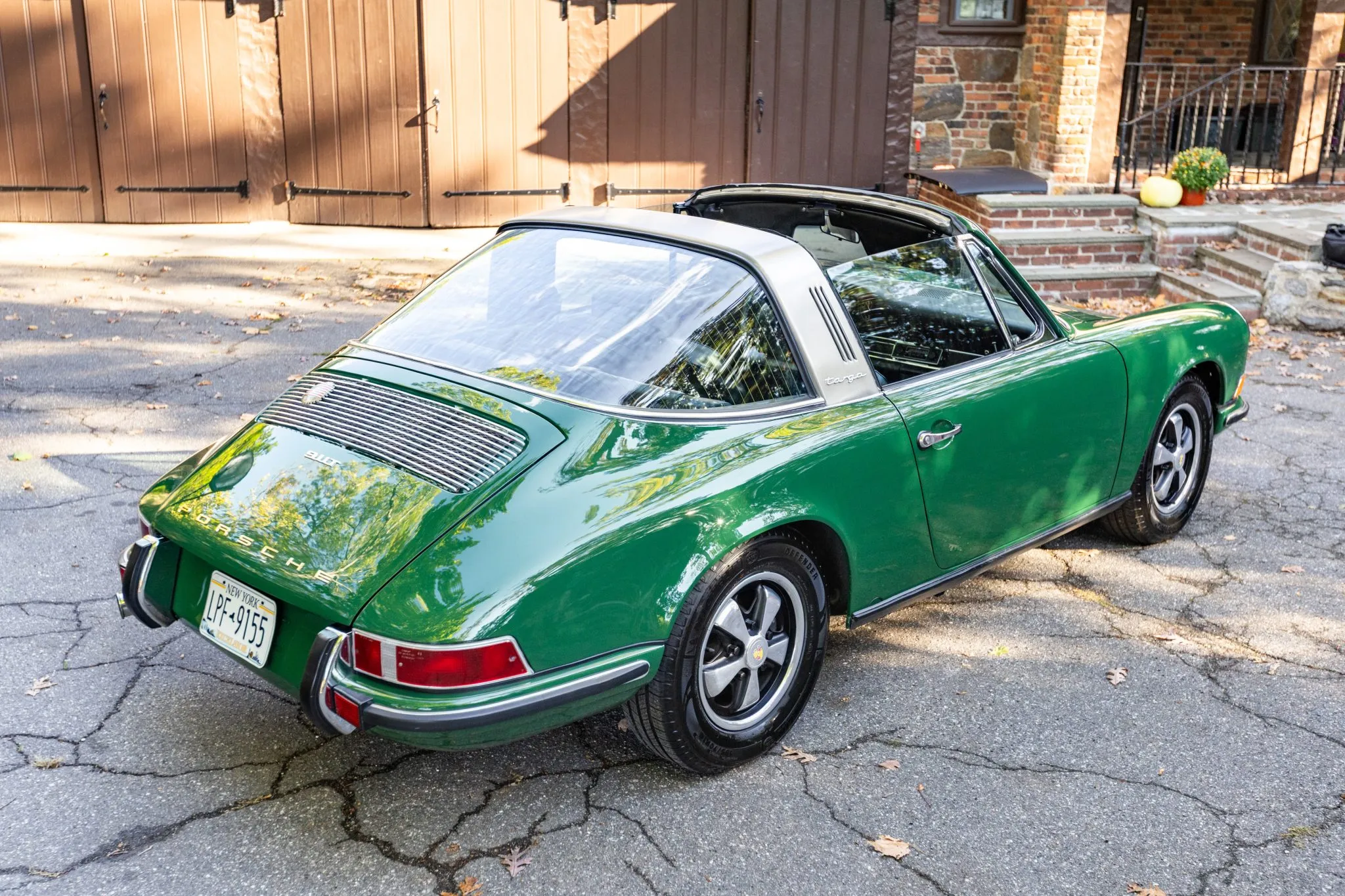Load larger image of 1971 Porsche 911T Targa - Stuttcars Classified