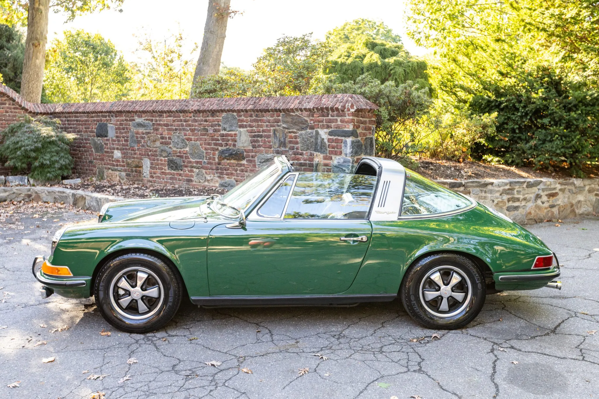 Load larger image of 1971 Porsche 911T Targa - Stuttcars Classified