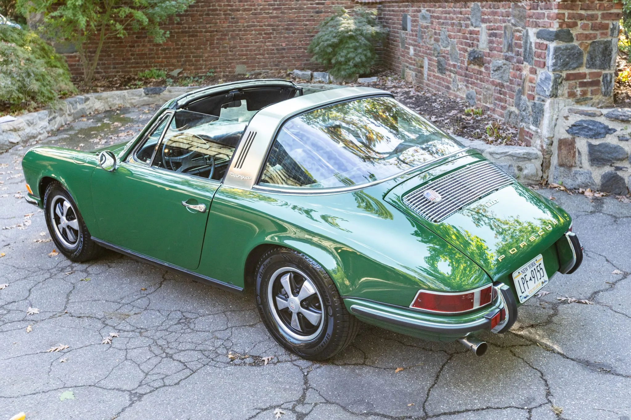 Load larger image of 1971 Porsche 911T Targa - Stuttcars Classified