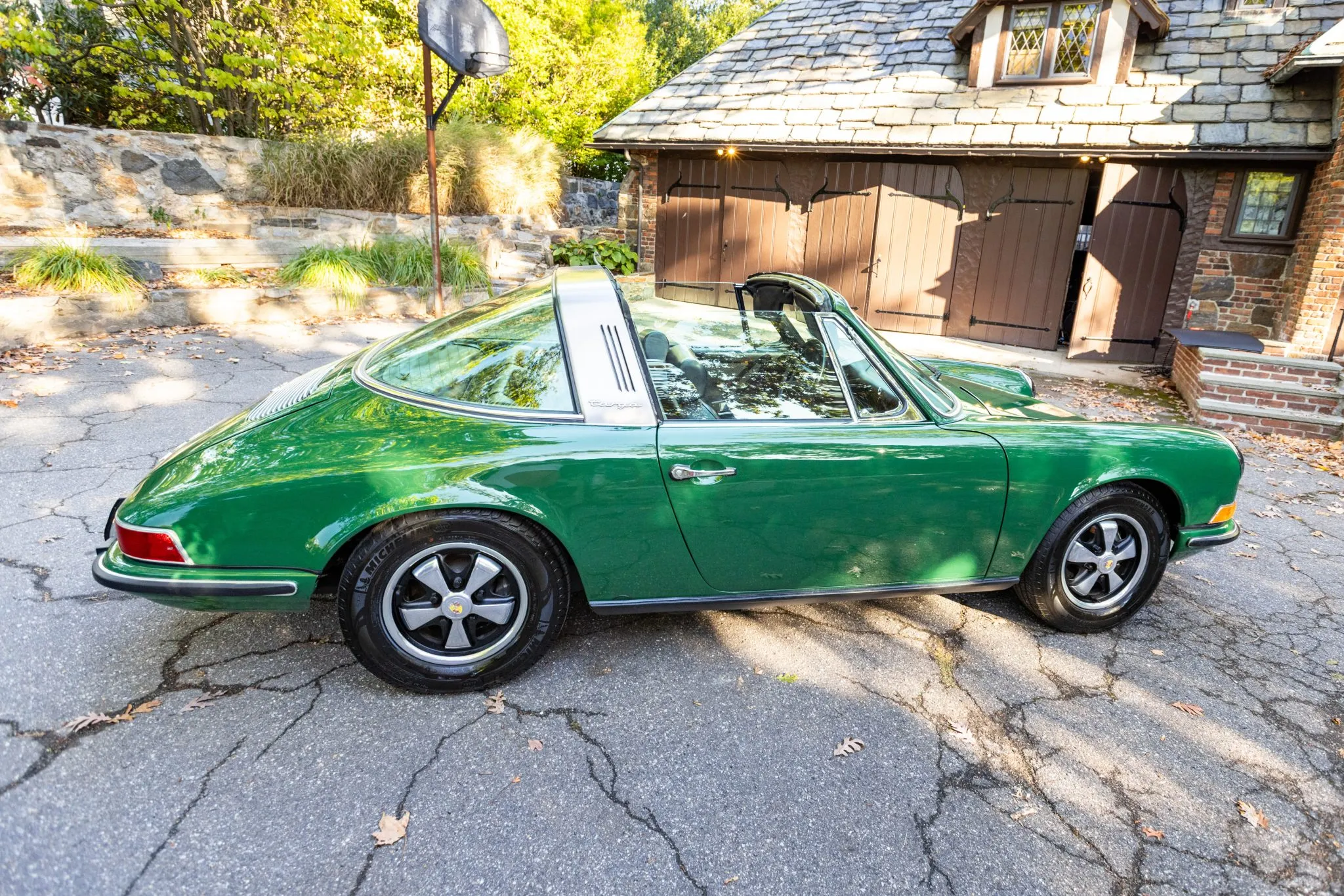 Load larger image of 1971 Porsche 911T Targa - Stuttcars Classified