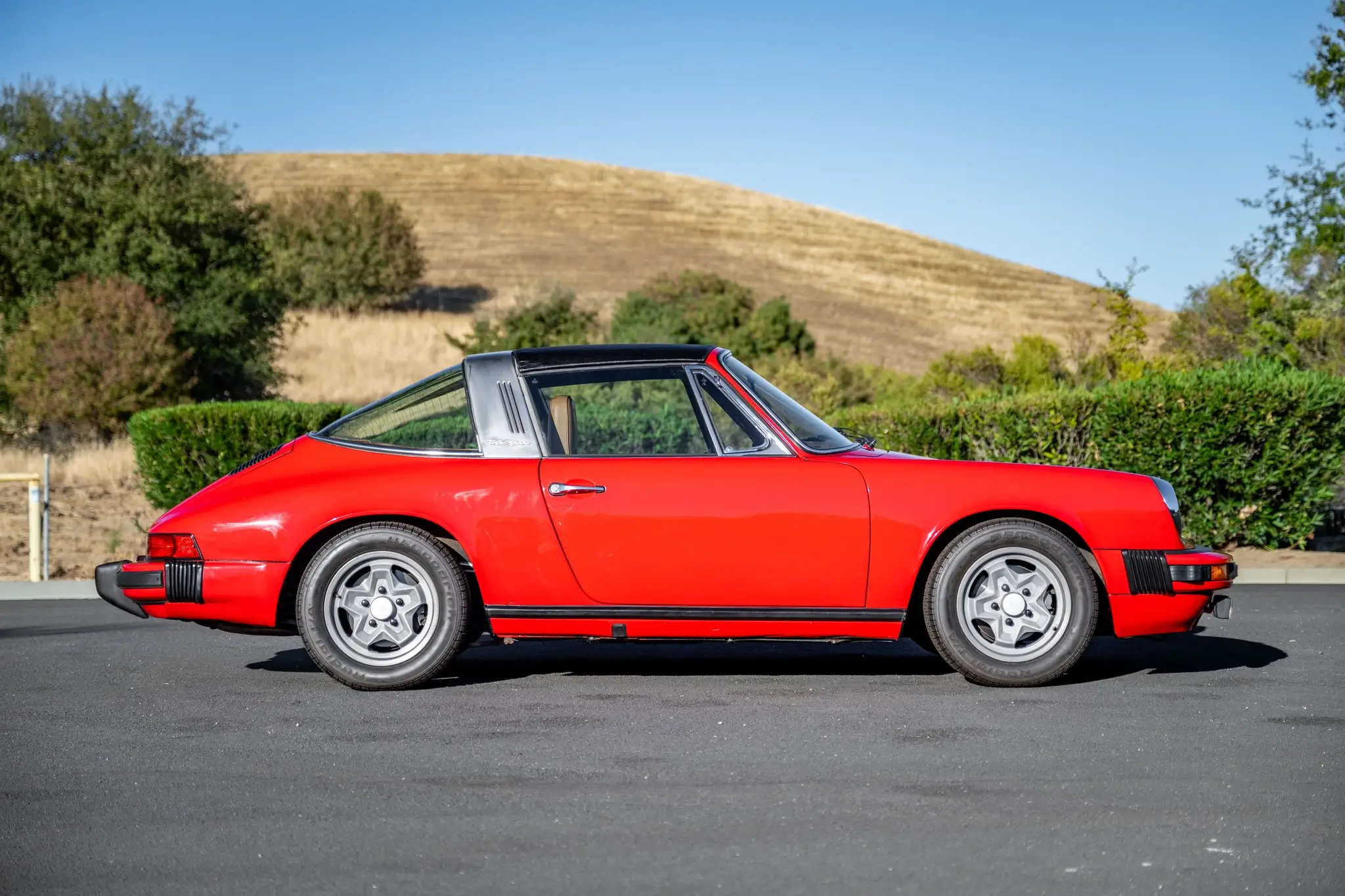 Load larger image of 1975 Porsche 911S Targa - Stuttcars Classified