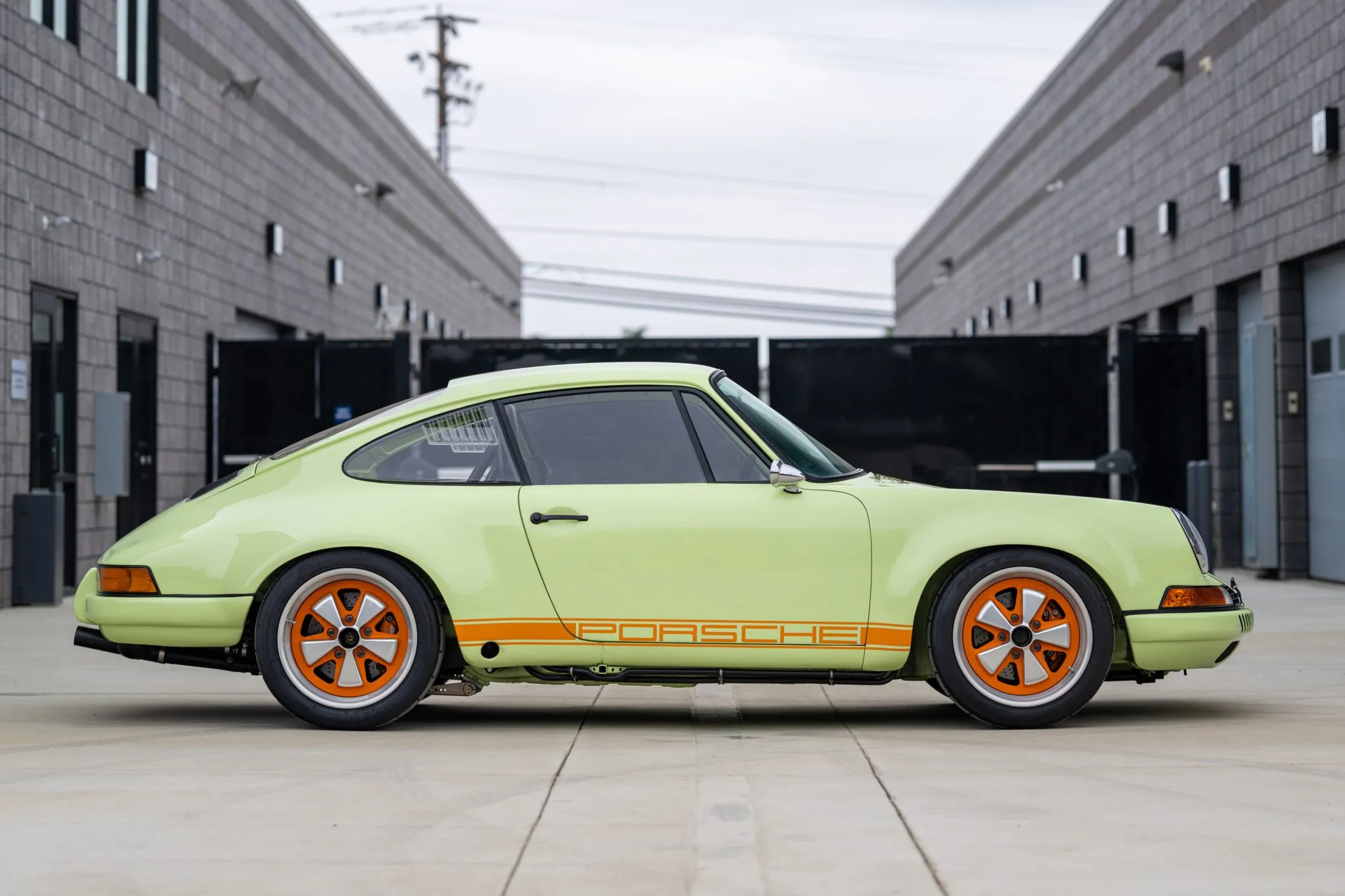 Load larger image of Twin-Plug 2.9L-Powered 1975 Porsche 911S Coupe G50 - Stuttcars Classified