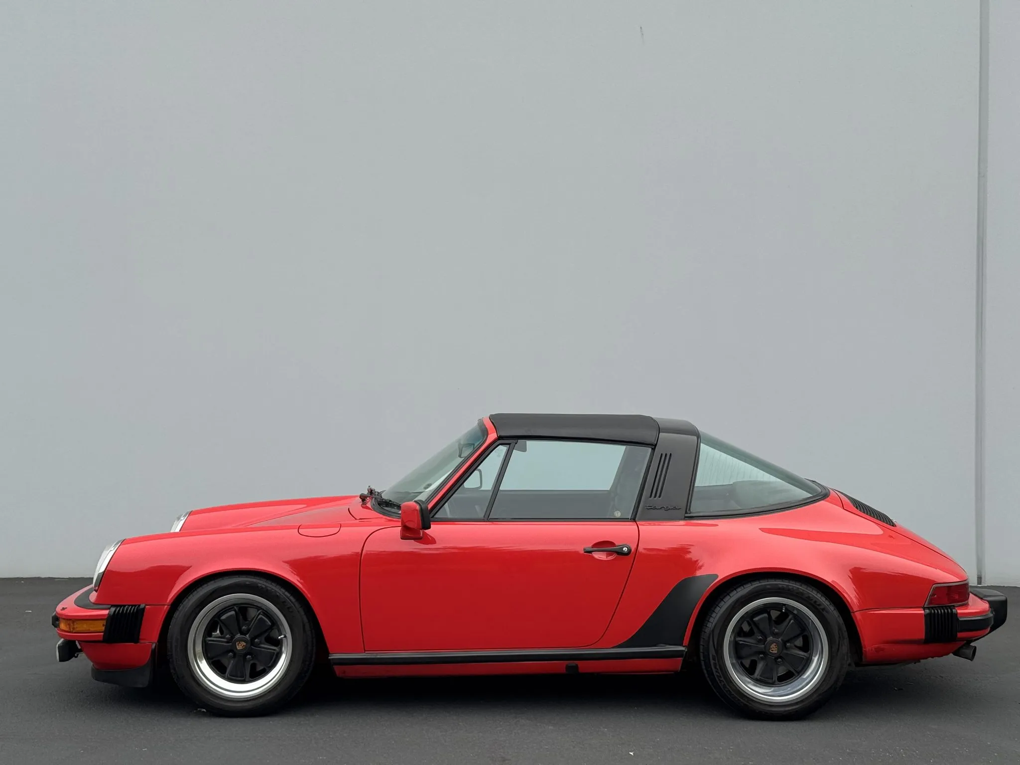Load larger image of 1982 Porsche 911SC Targa - Stuttcars Classified
