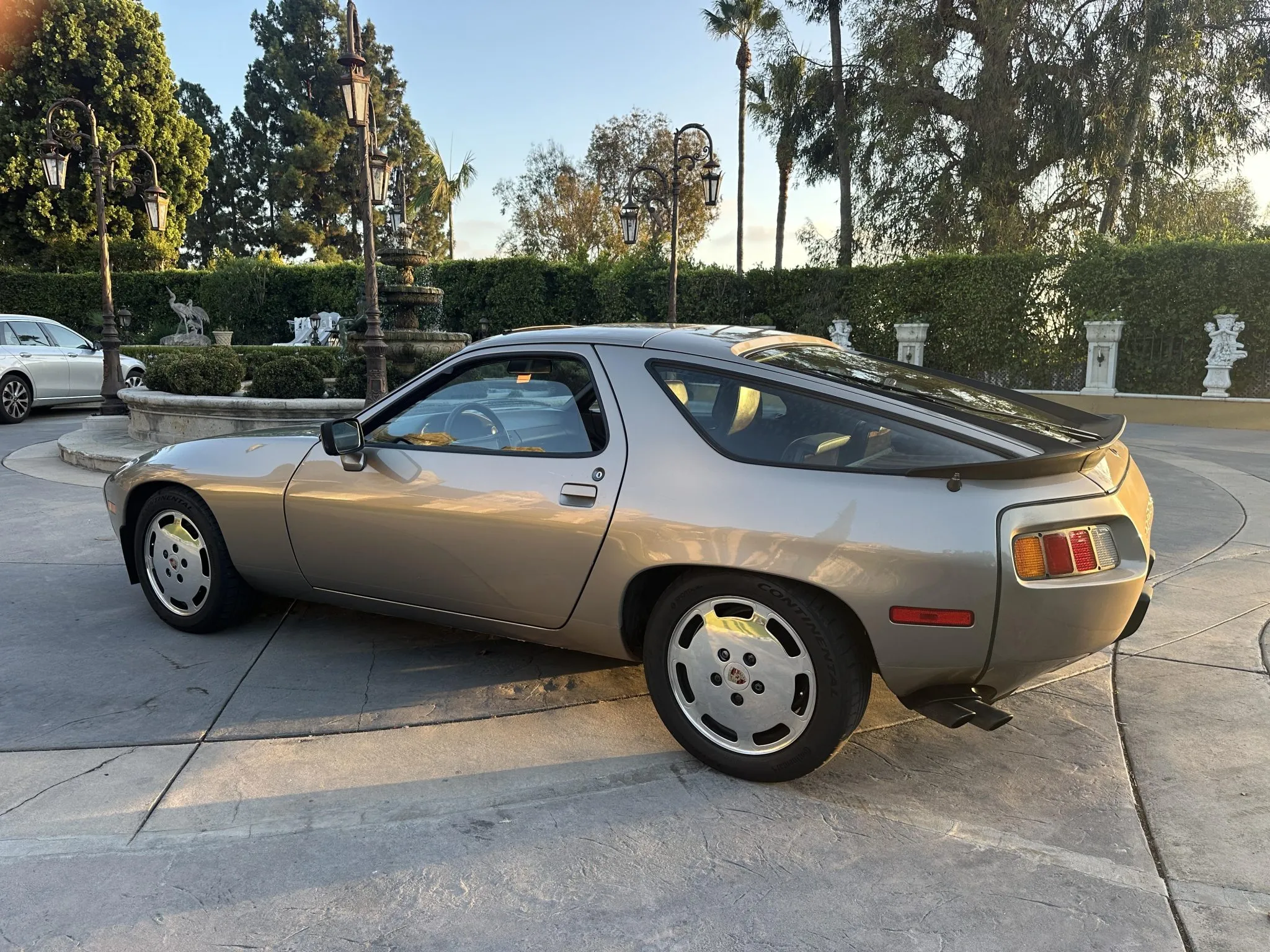 Load larger image of 1984 Porsche 928S - Stuttcars Classified