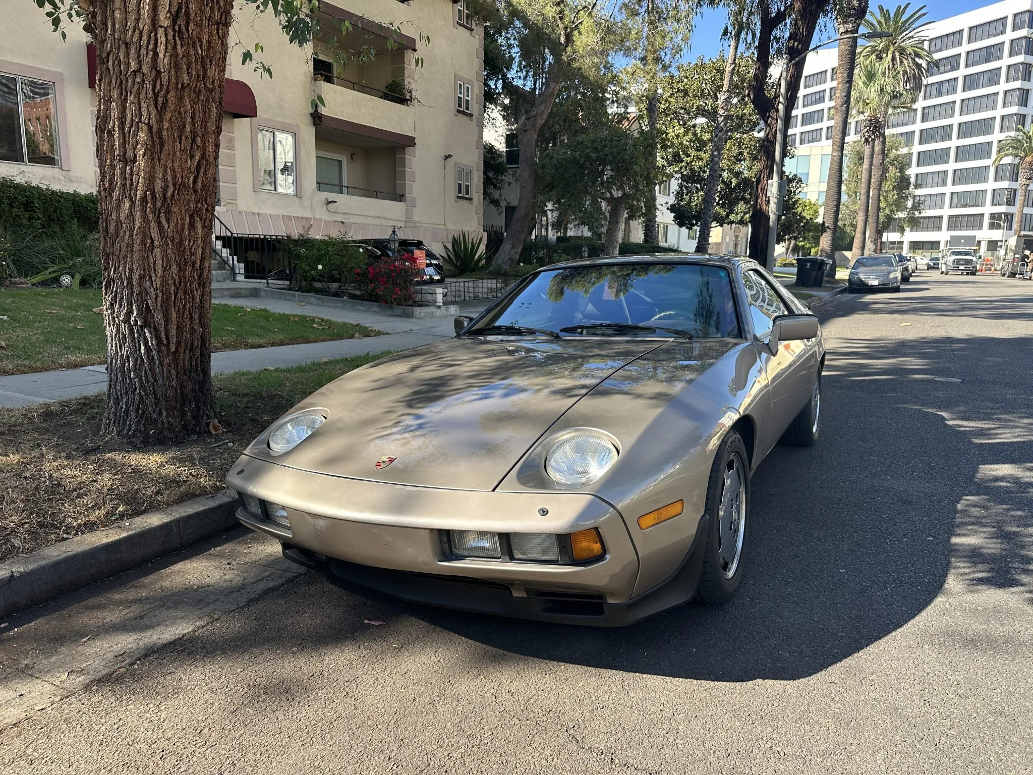 Load larger image of 1984 Porsche 928S - Stuttcars Classified