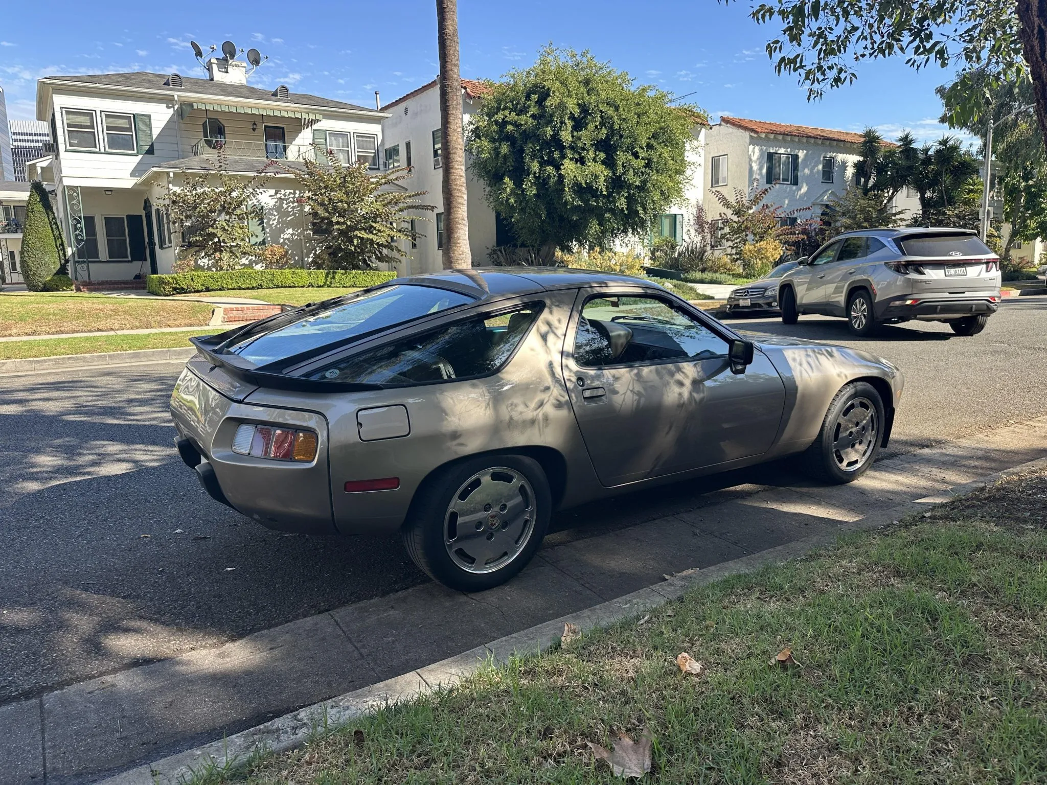 Load larger image of 1984 Porsche 928S - Stuttcars Classified