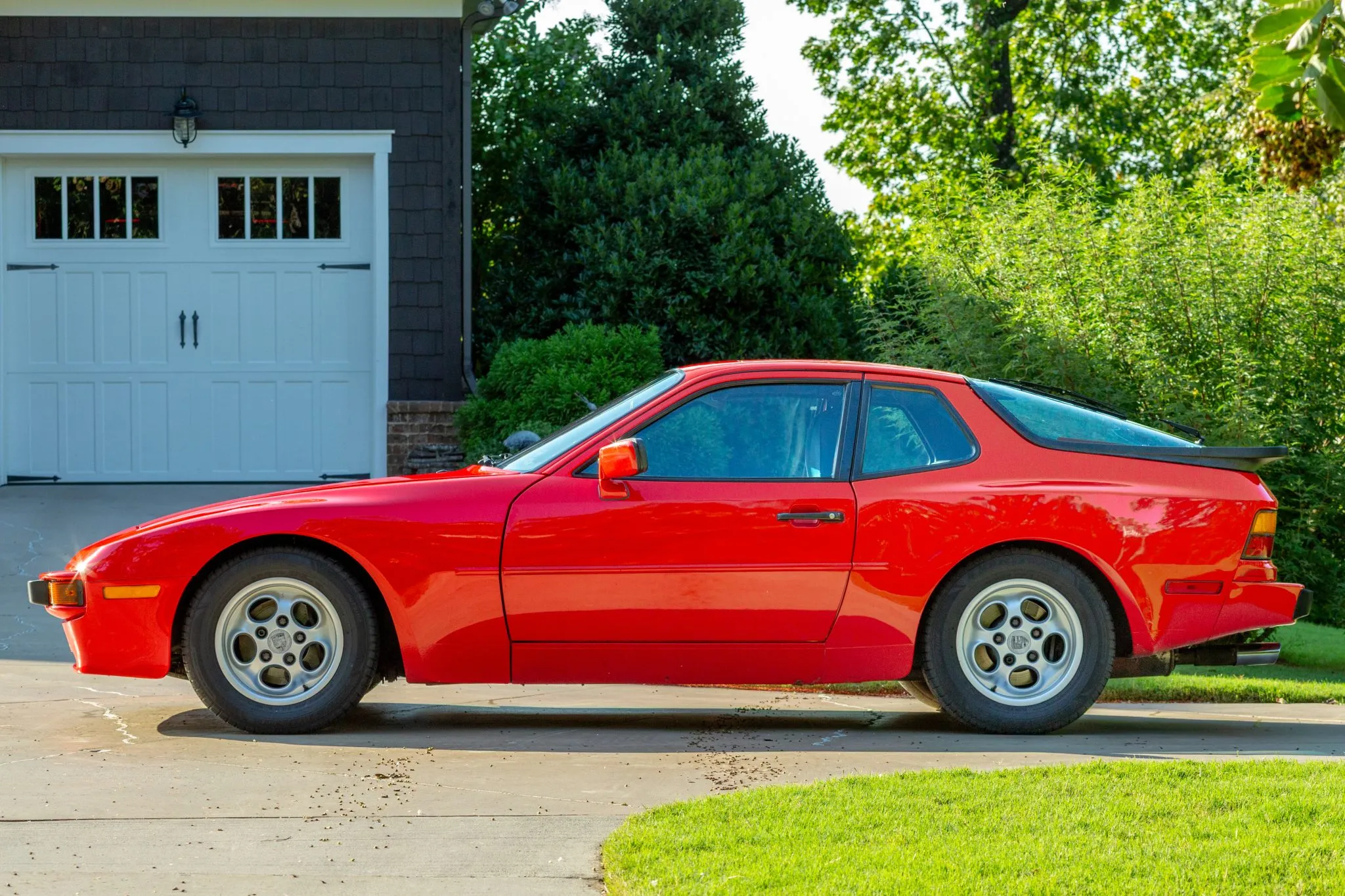 Load larger image of 1986 Porsche 944 - Stuttcars Classified