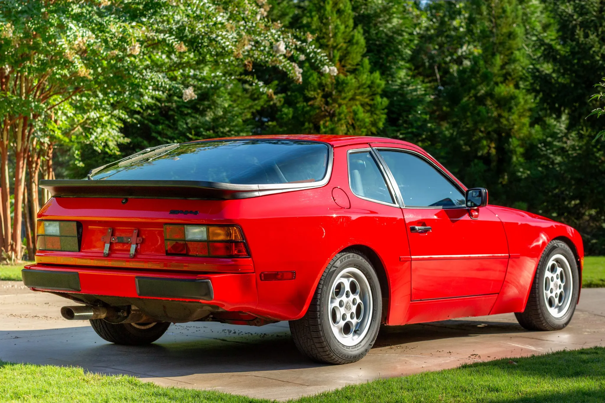 Load larger image of 1986 Porsche 944 - Stuttcars Classified