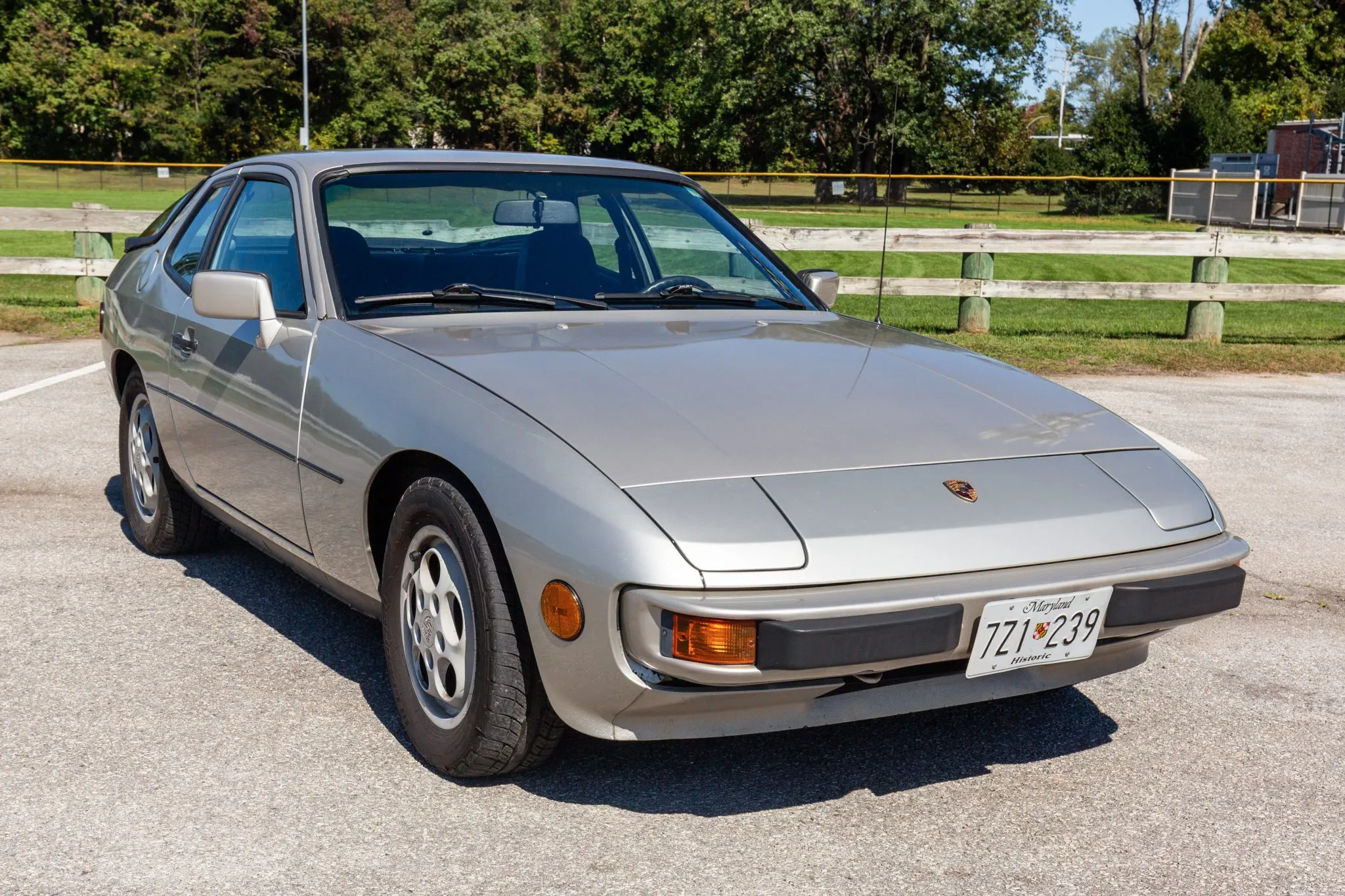 Load larger image of 1987 Porsche 924S - Stuttcars Classified