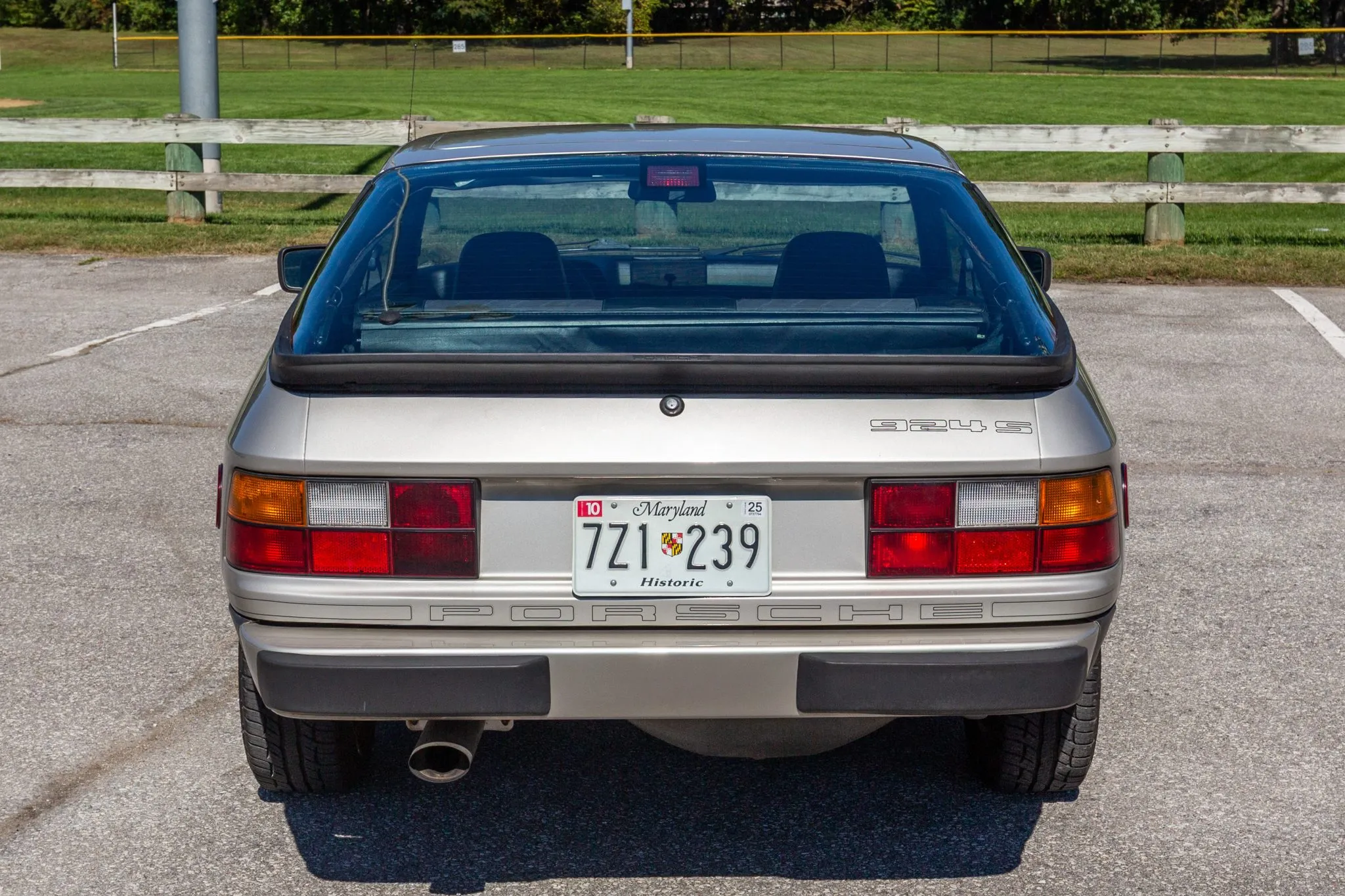 Load larger image of 1987 Porsche 924S - Stuttcars Classified