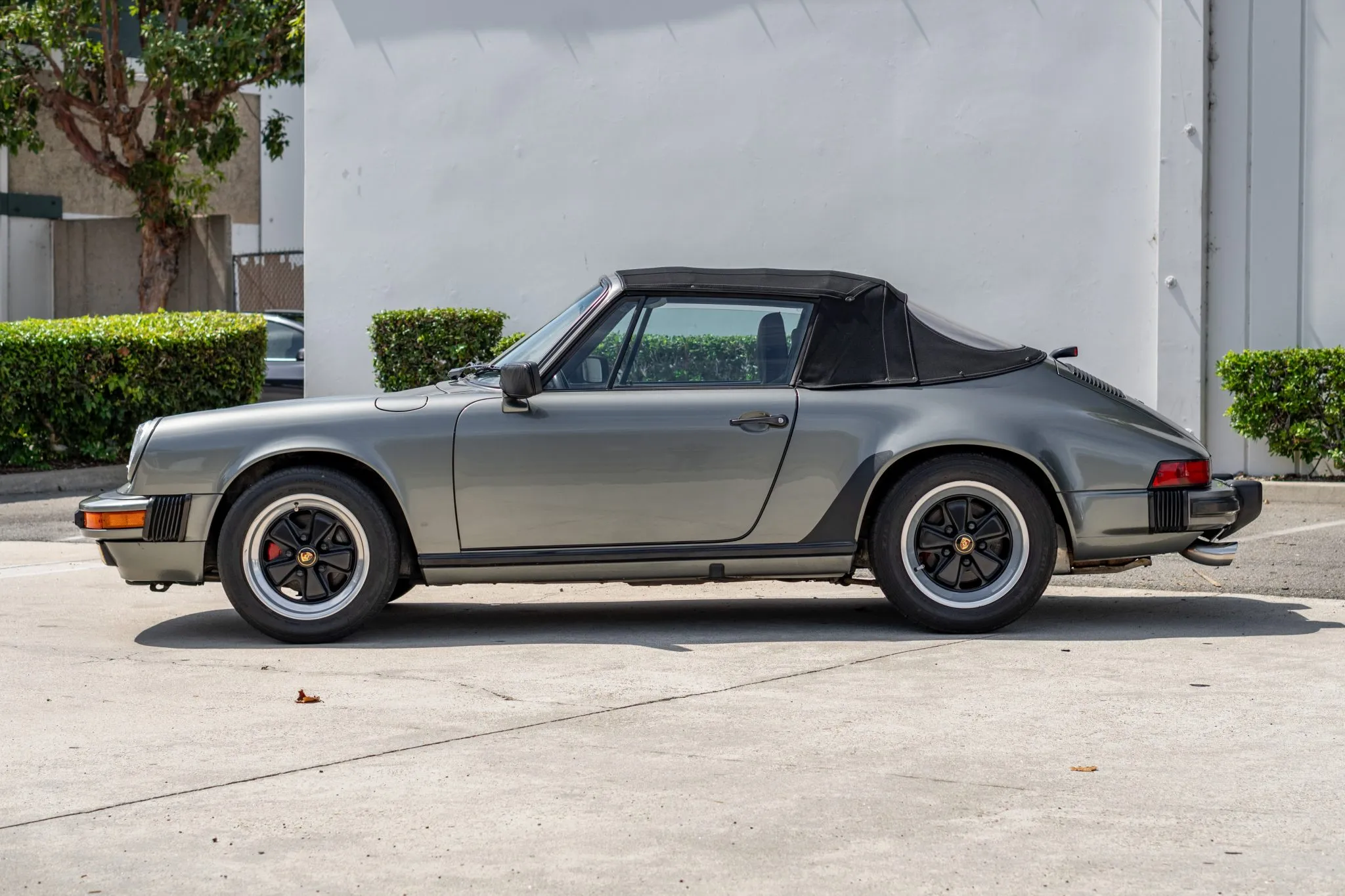 Load larger image of 1988 Porsche 911 Carrera Cabriolet G50 - Stuttcars Classified