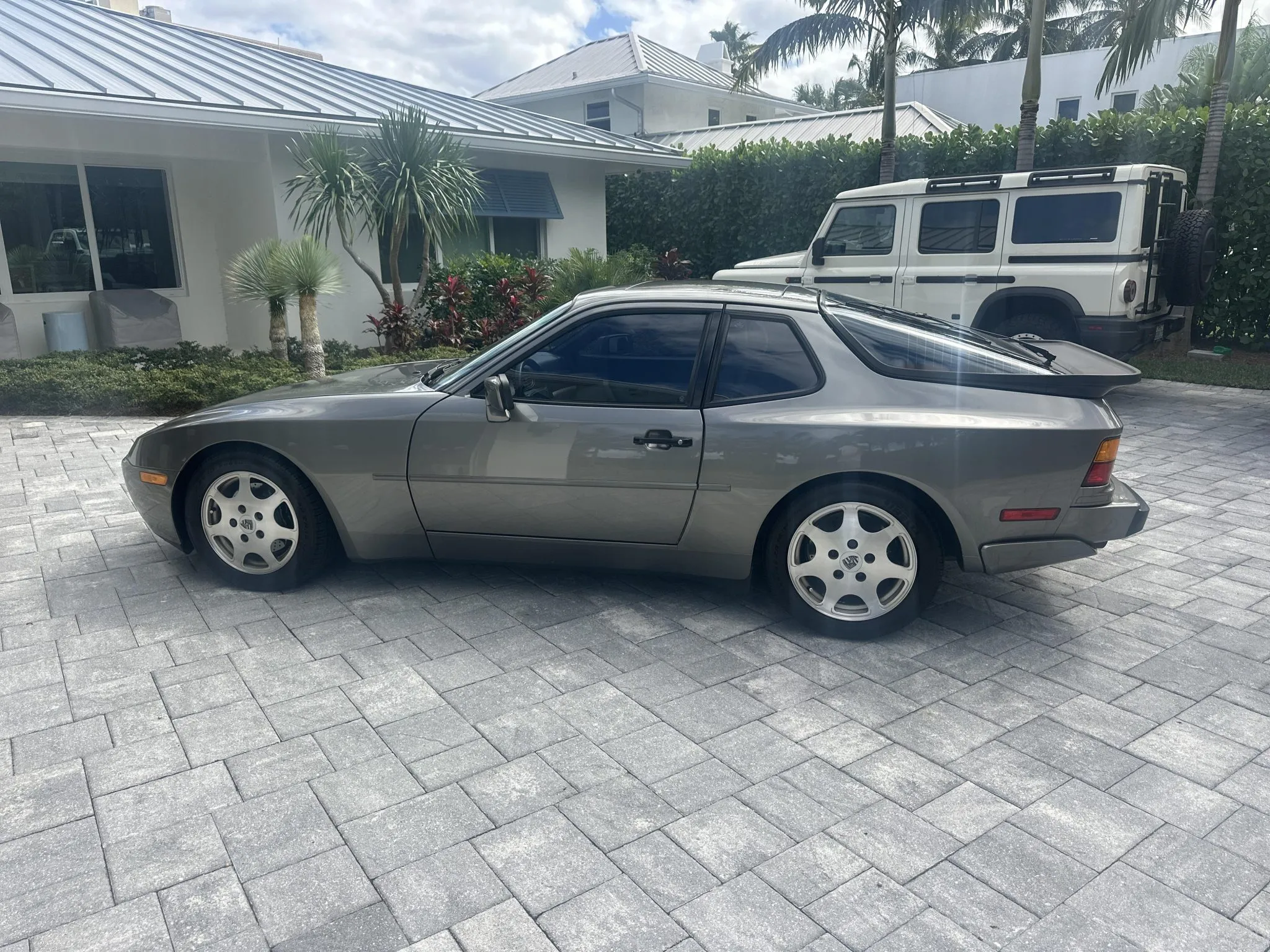 Load larger image of 1989 Porsche 944 Turbo - Stuttcars Classified