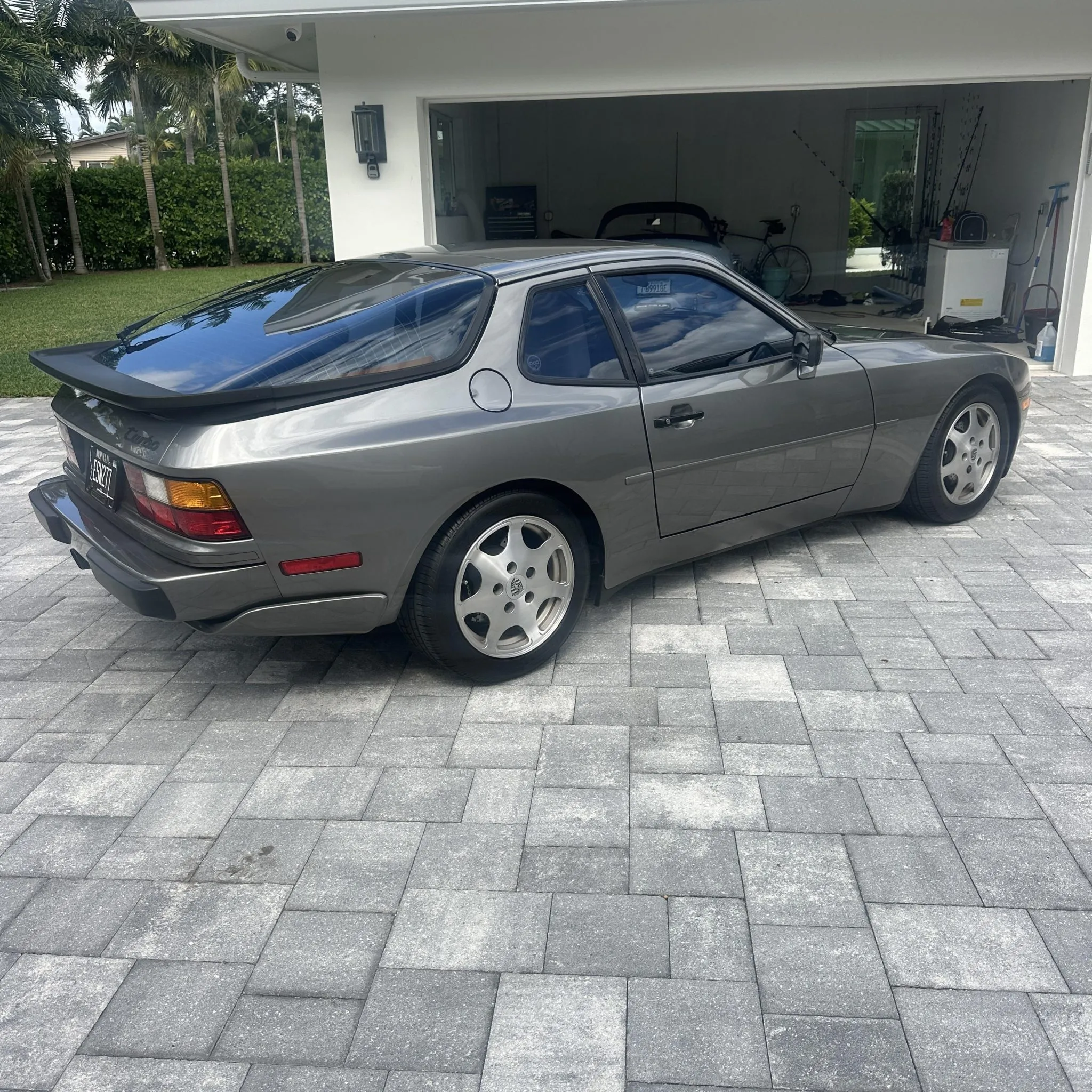 Load larger image of 1989 Porsche 944 Turbo - Stuttcars Classified