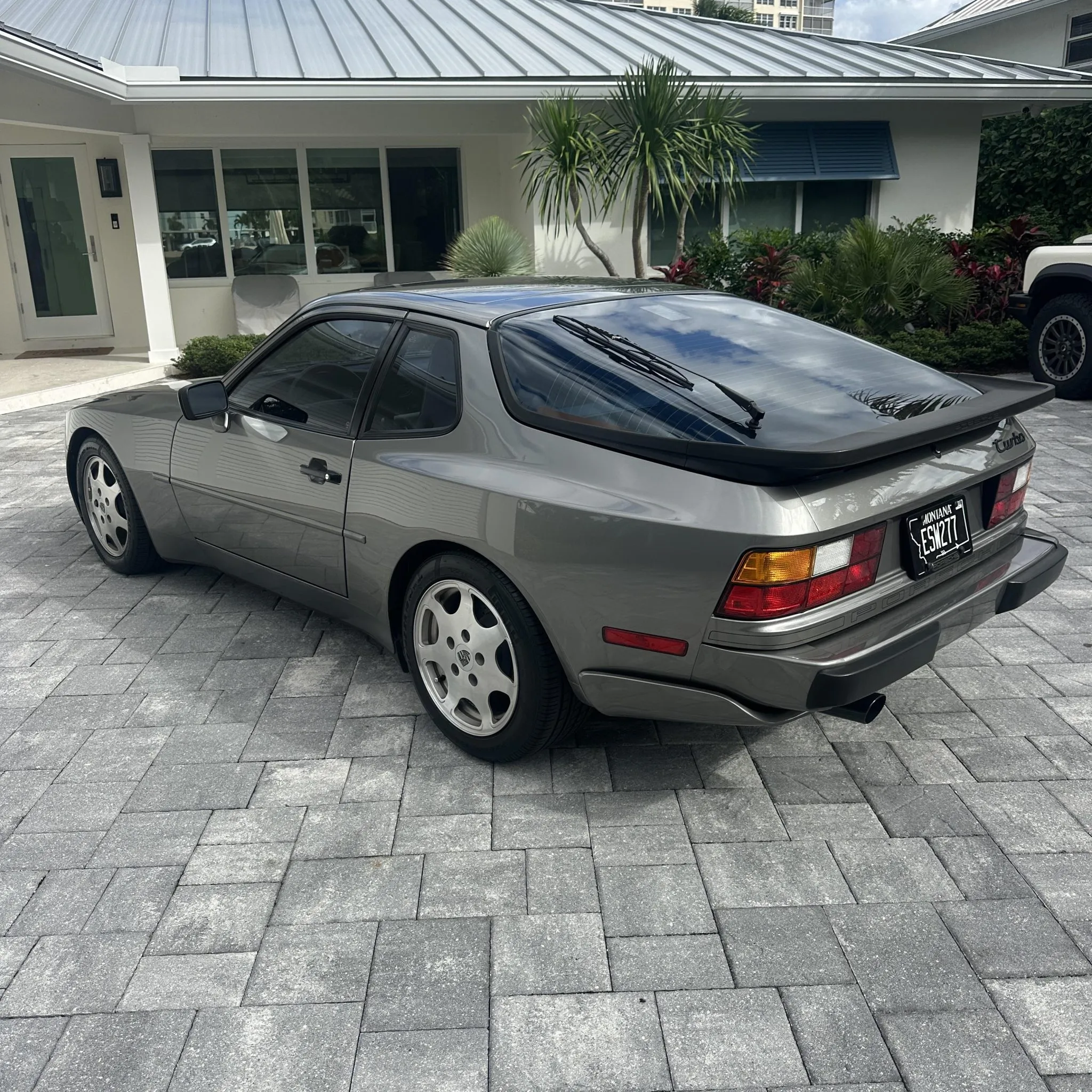 Load larger image of 1989 Porsche 944 Turbo - Stuttcars Classified