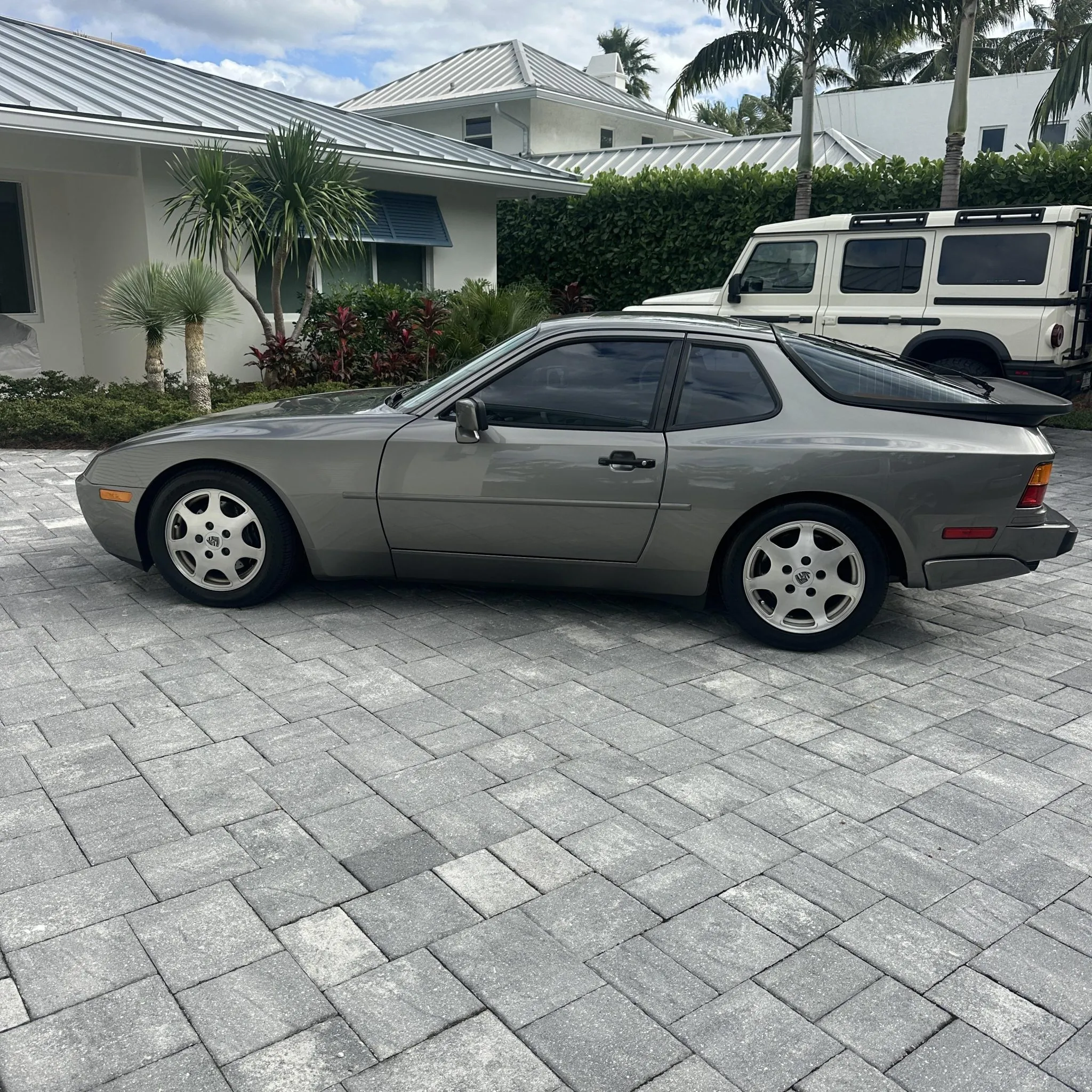 Load larger image of 1989 Porsche 944 Turbo - Stuttcars Classified