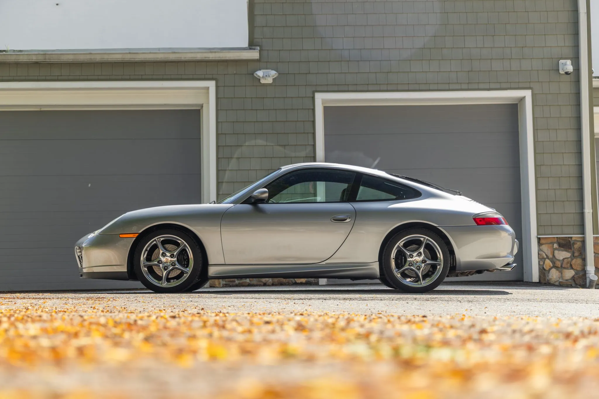 Load larger image of 2004 Porsche 911 40th Anniversary - Stuttcars Classified