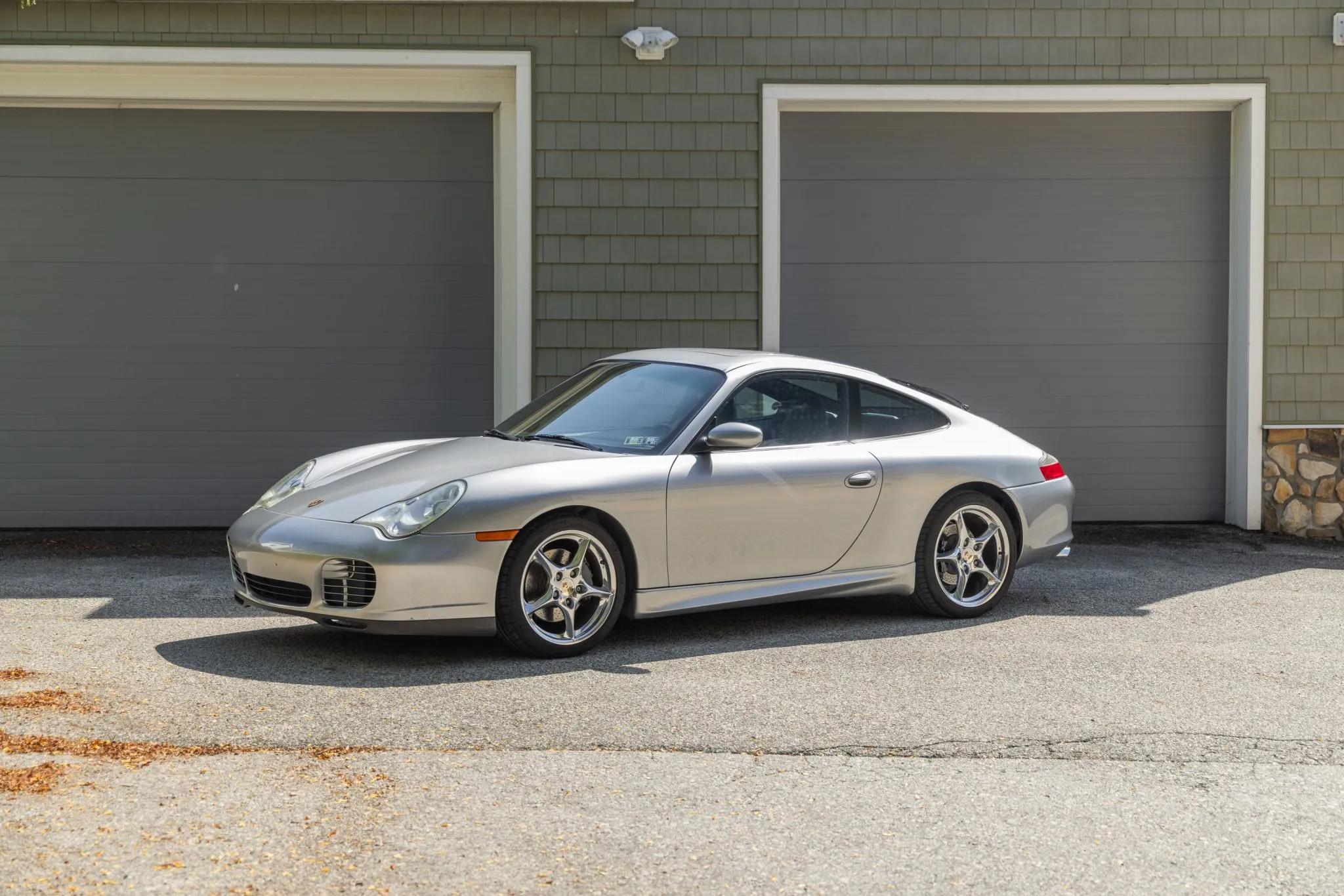 Load larger image of 2004 Porsche 911 40th Anniversary - Stuttcars Classified