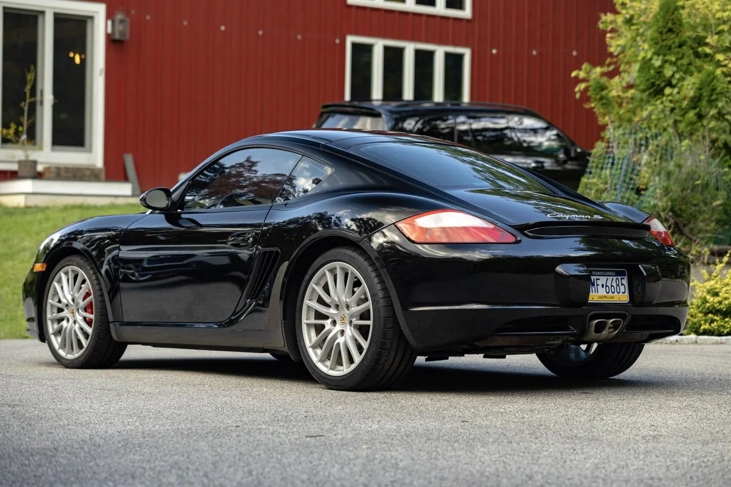 Load larger image of 2008 Porsche Cayman S - Stuttcars Classified