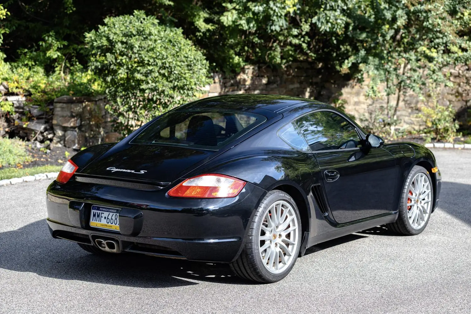 Load larger image of 2008 Porsche Cayman S - Stuttcars Classified