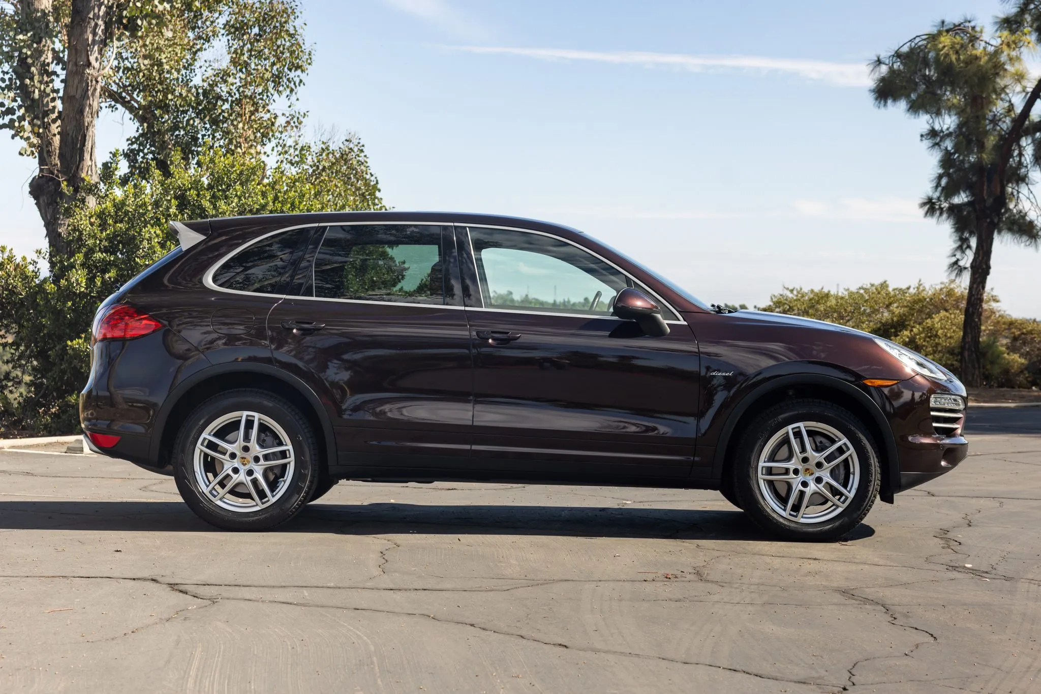 Load larger image of 2014 Porsche Cayenne Diesel Platinum Edition - Stuttcars Classified