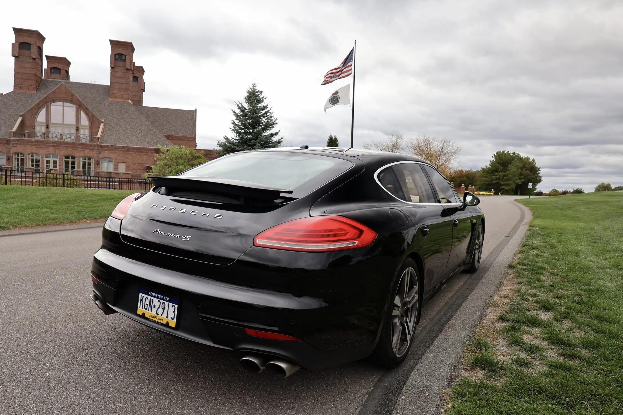 Load larger image of 2014 Porsche Panamera 4S Executive - Stuttcars Classified