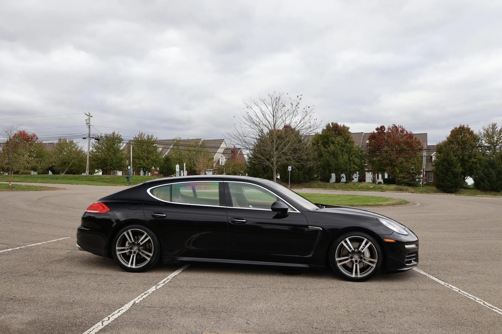 Load larger image of 2014 Porsche Panamera 4S Executive - Stuttcars Classified