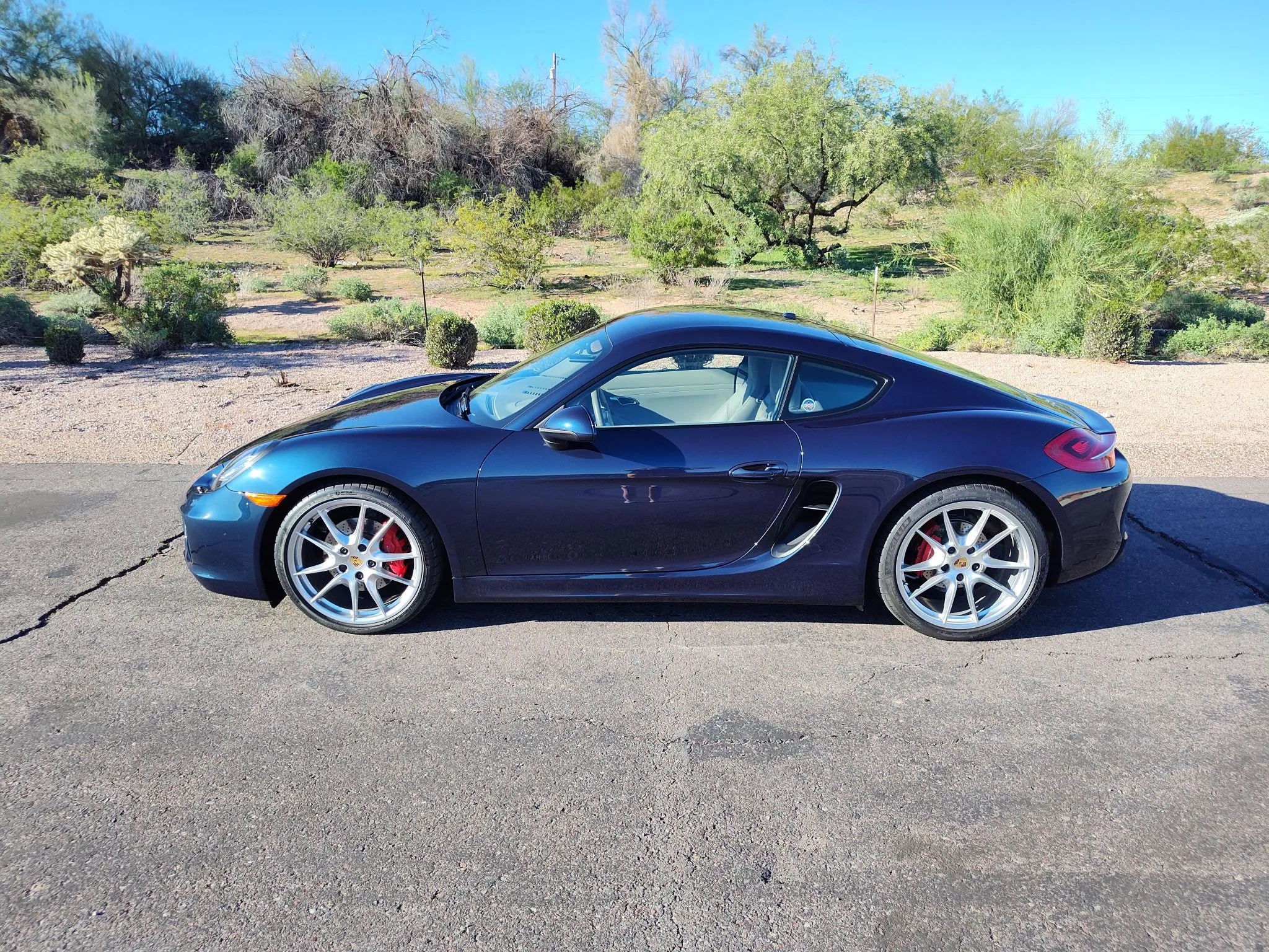 Load larger image of 2015 Porsche Cayman S - Stuttcars Classified