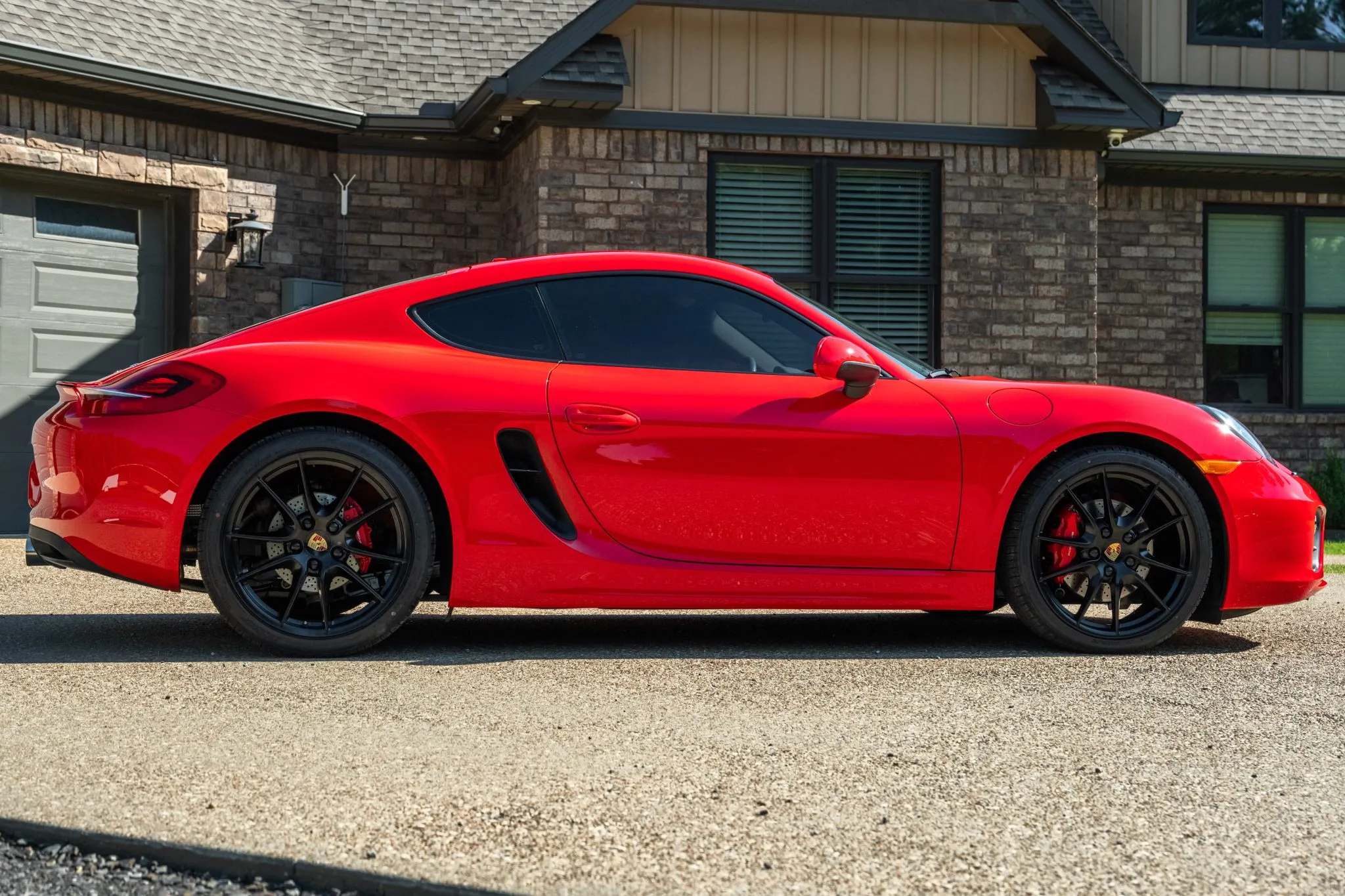 Load larger image of 2016 Porsche Cayman S - Stuttcars Classified