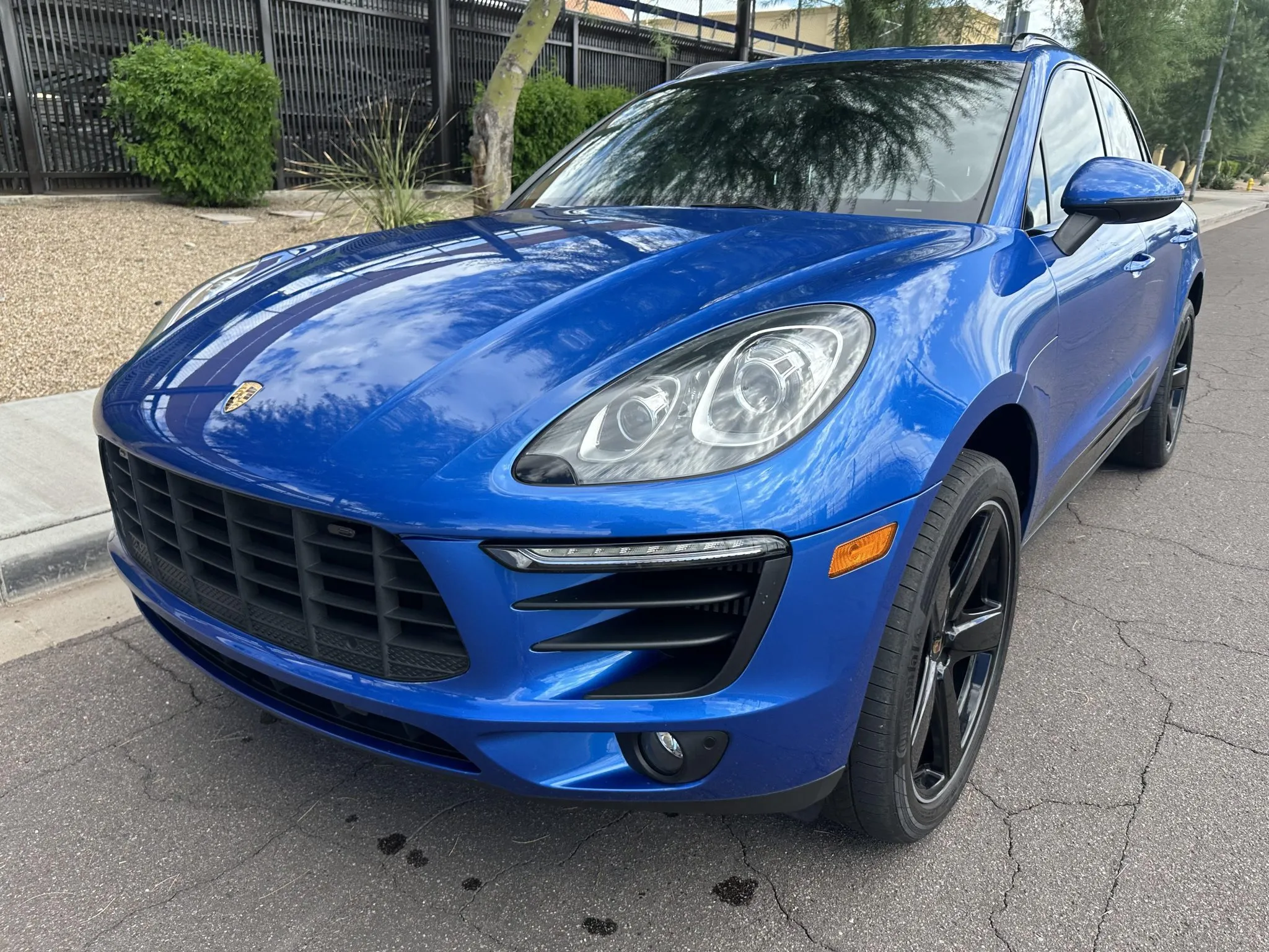 Load larger image of 2016 Porsche Macan S - Stuttcars Classified