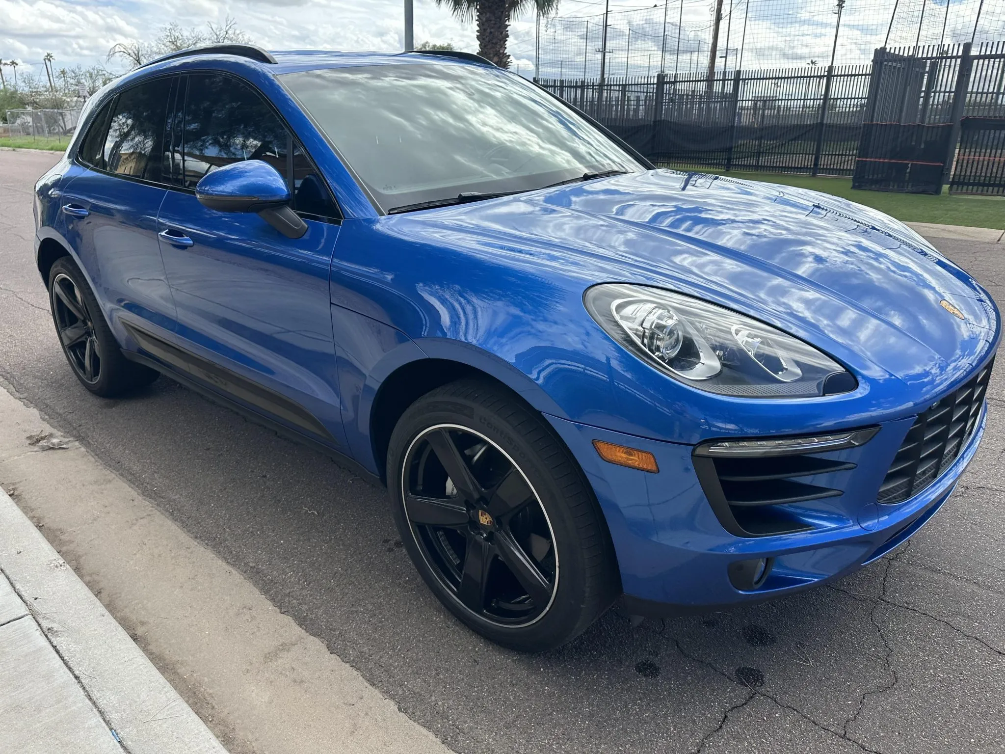 Load larger image of 2016 Porsche Macan S - Stuttcars Classified