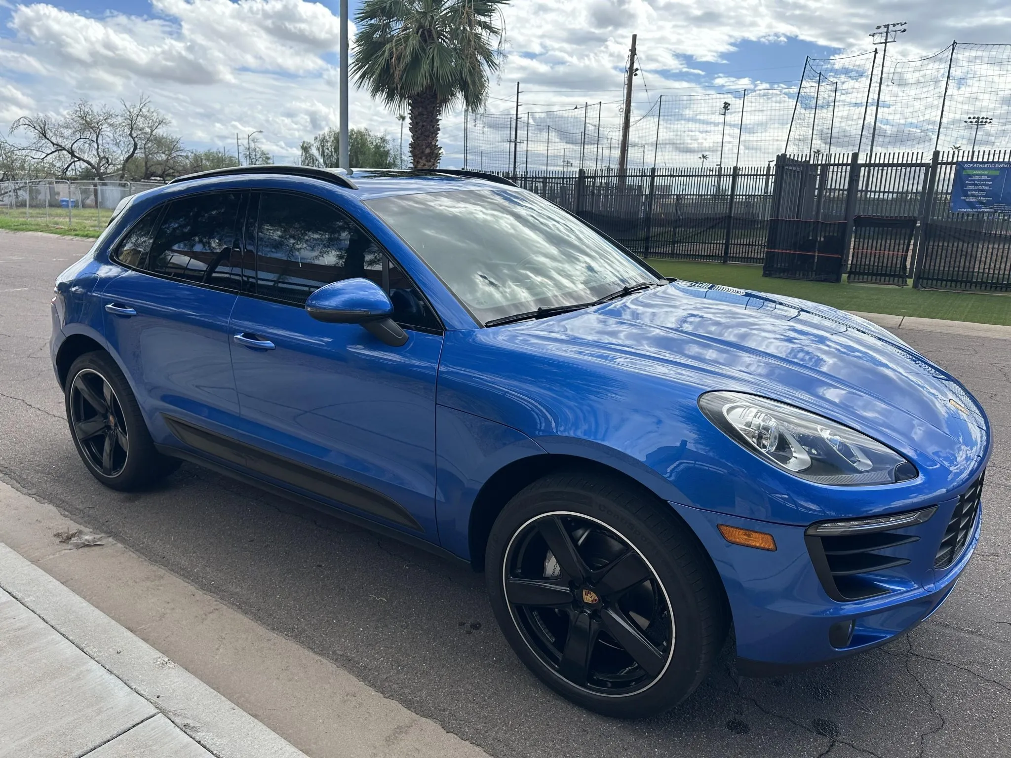 Load larger image of 2016 Porsche Macan S - Stuttcars Classified