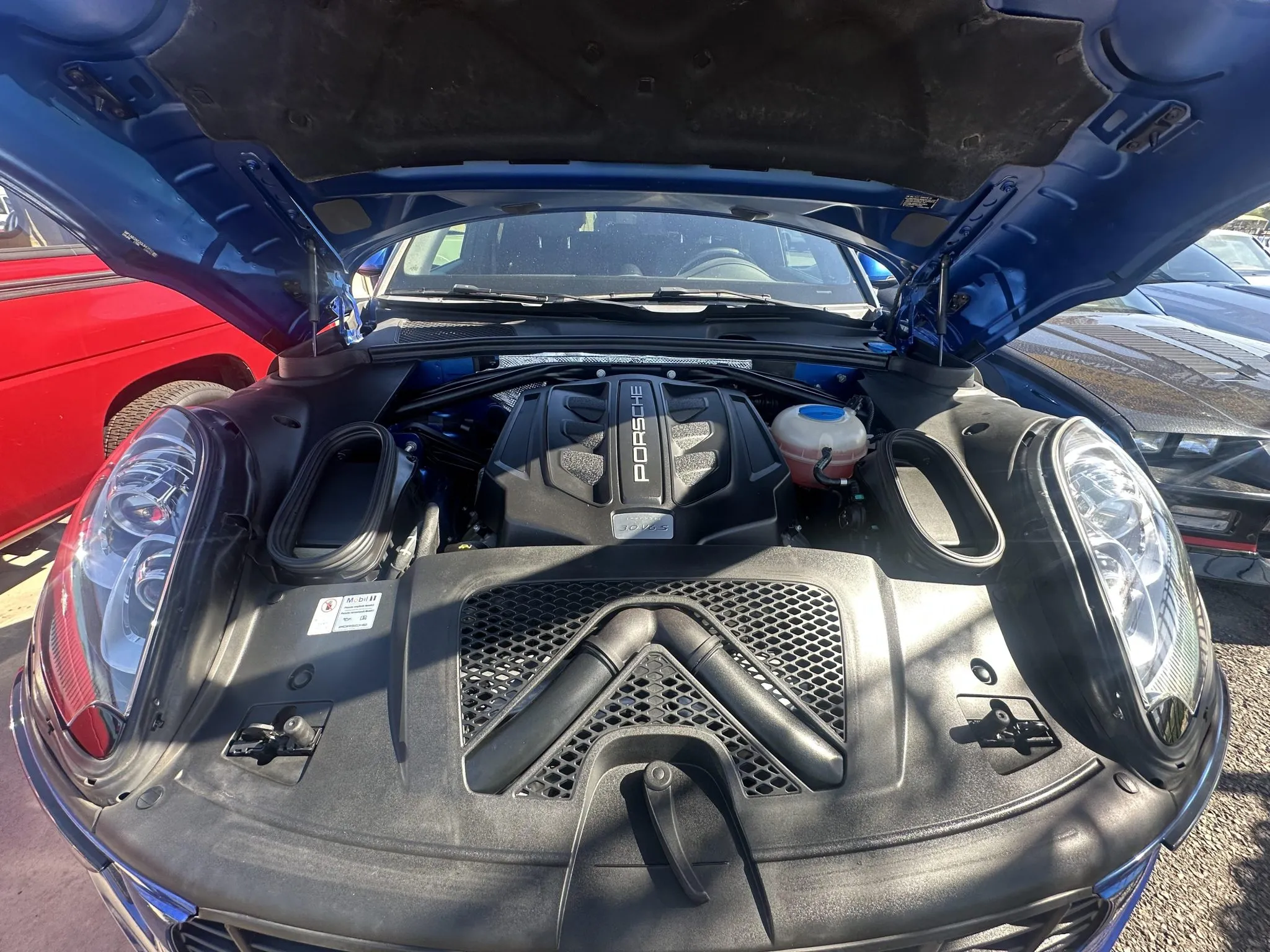 Load larger image of 2016 Porsche Macan S - Stuttcars Classified