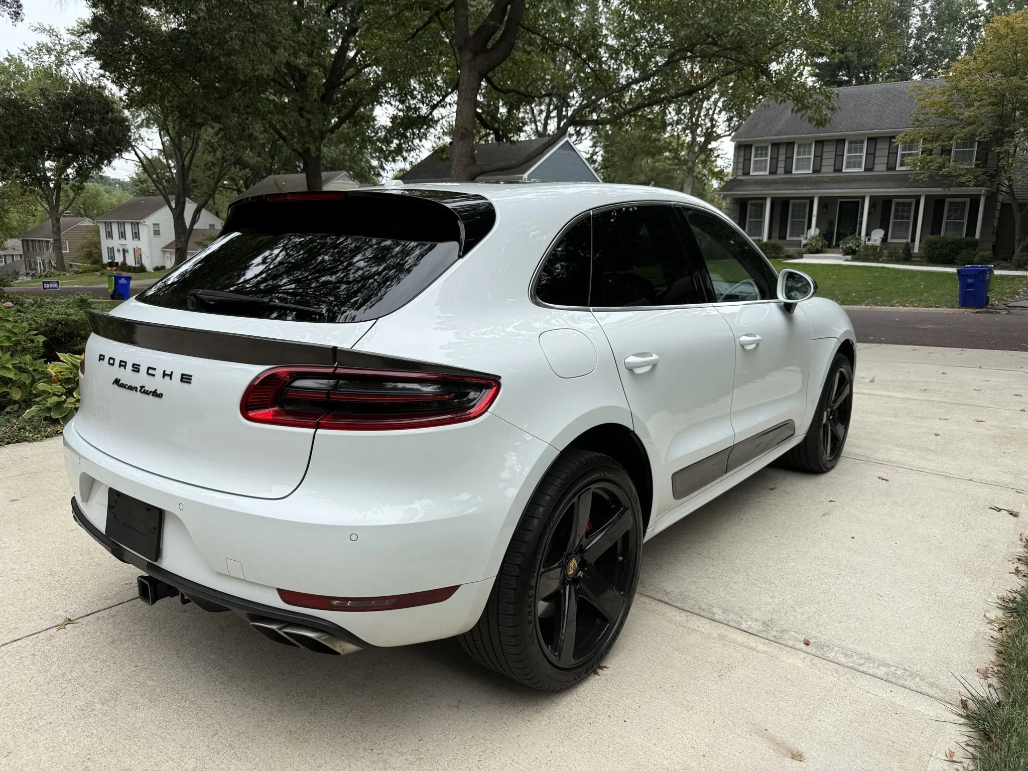 Load larger image of 2016 Porsche Macan Turbo - Stuttcars Classified