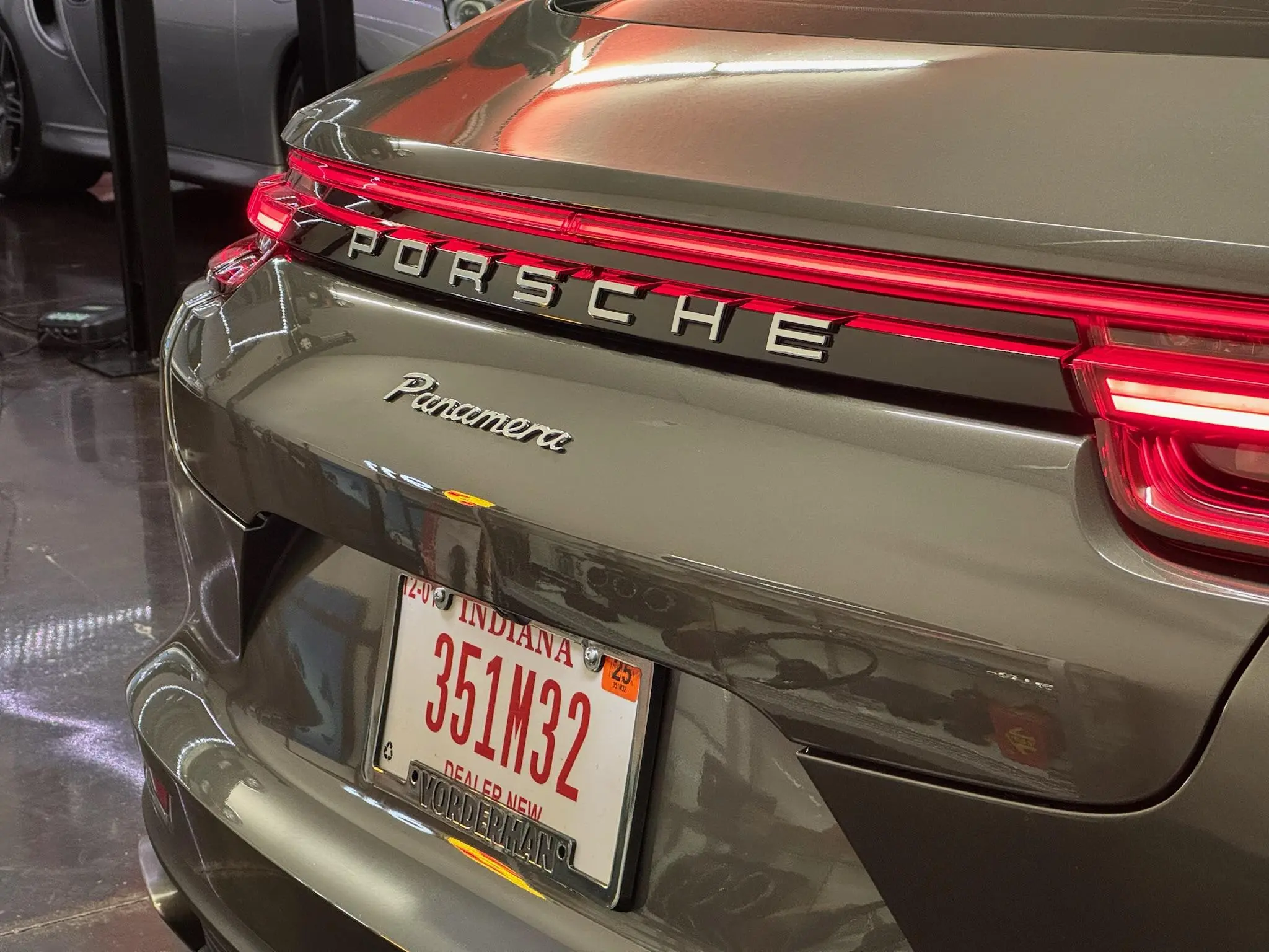 Load larger image of 2017 Porsche Panamera - Stuttcars Classified