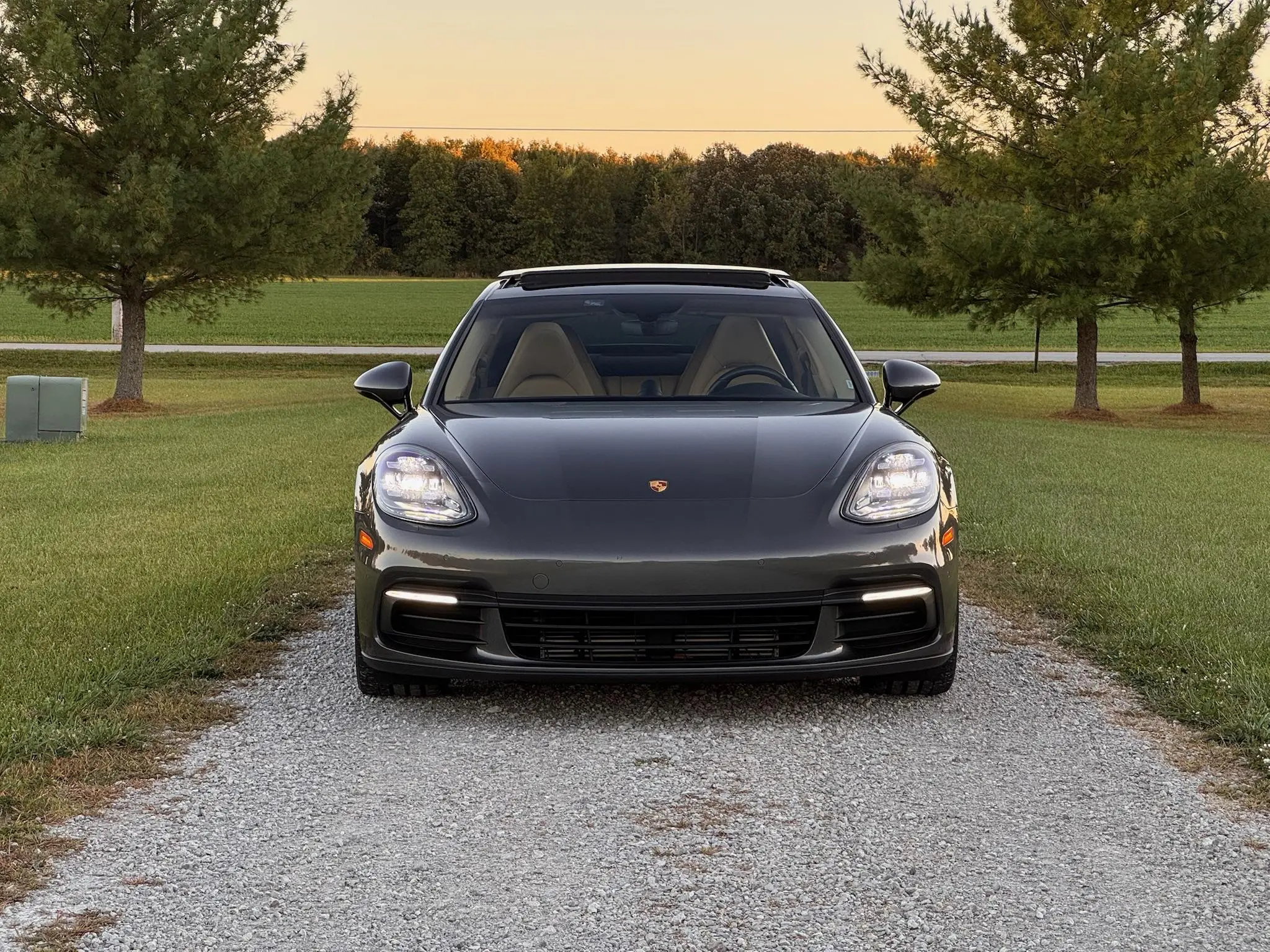Load larger image of 2017 Porsche Panamera - Stuttcars Classified