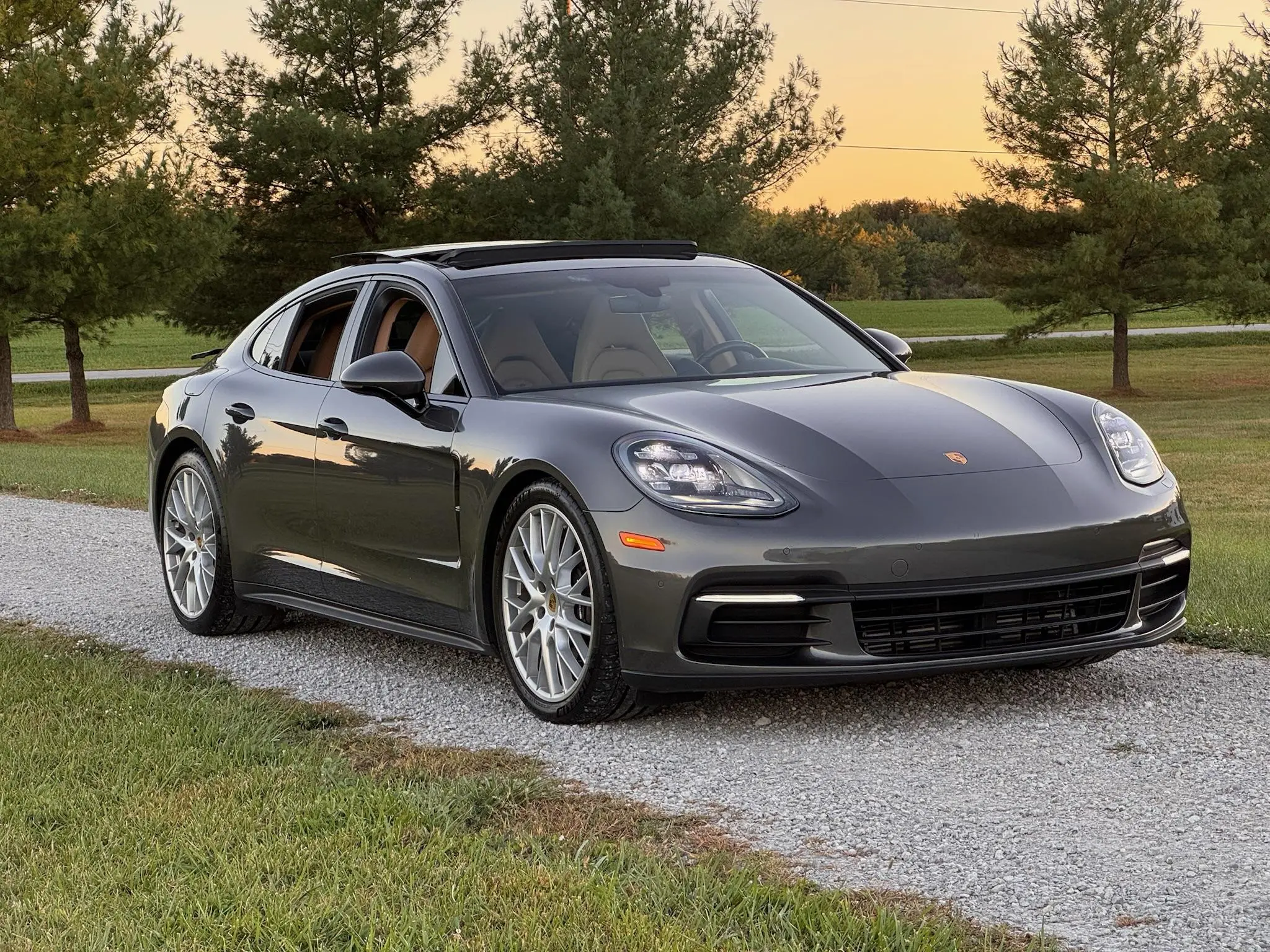 Load larger image of 2017 Porsche Panamera - Stuttcars Classified