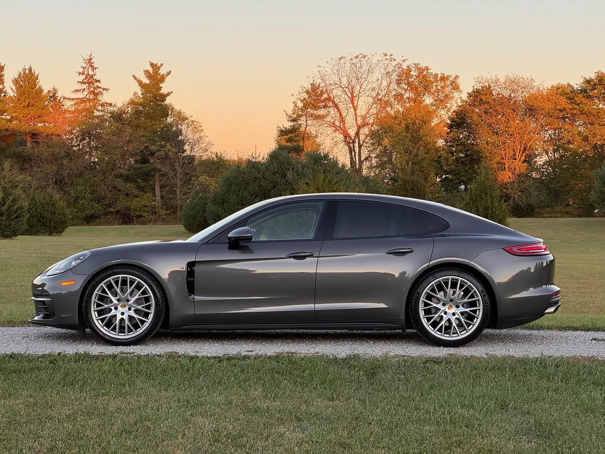 Load larger image of 2017 Porsche Panamera - Stuttcars Classified