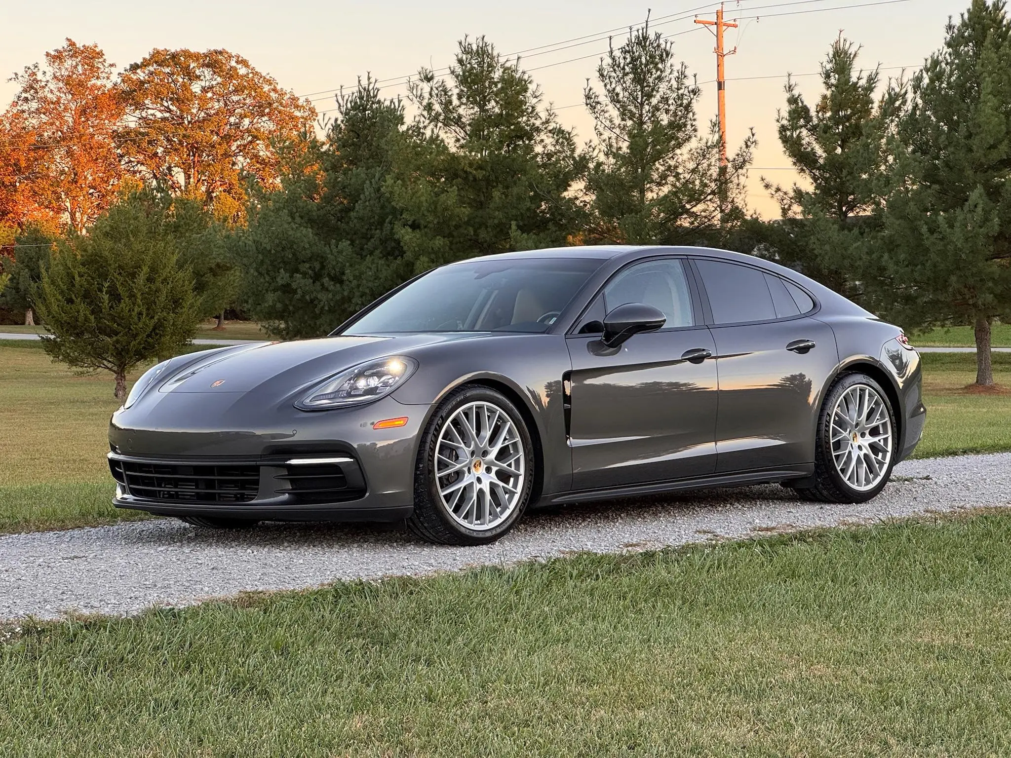 Load larger image of 2017 Porsche Panamera - Stuttcars Classified