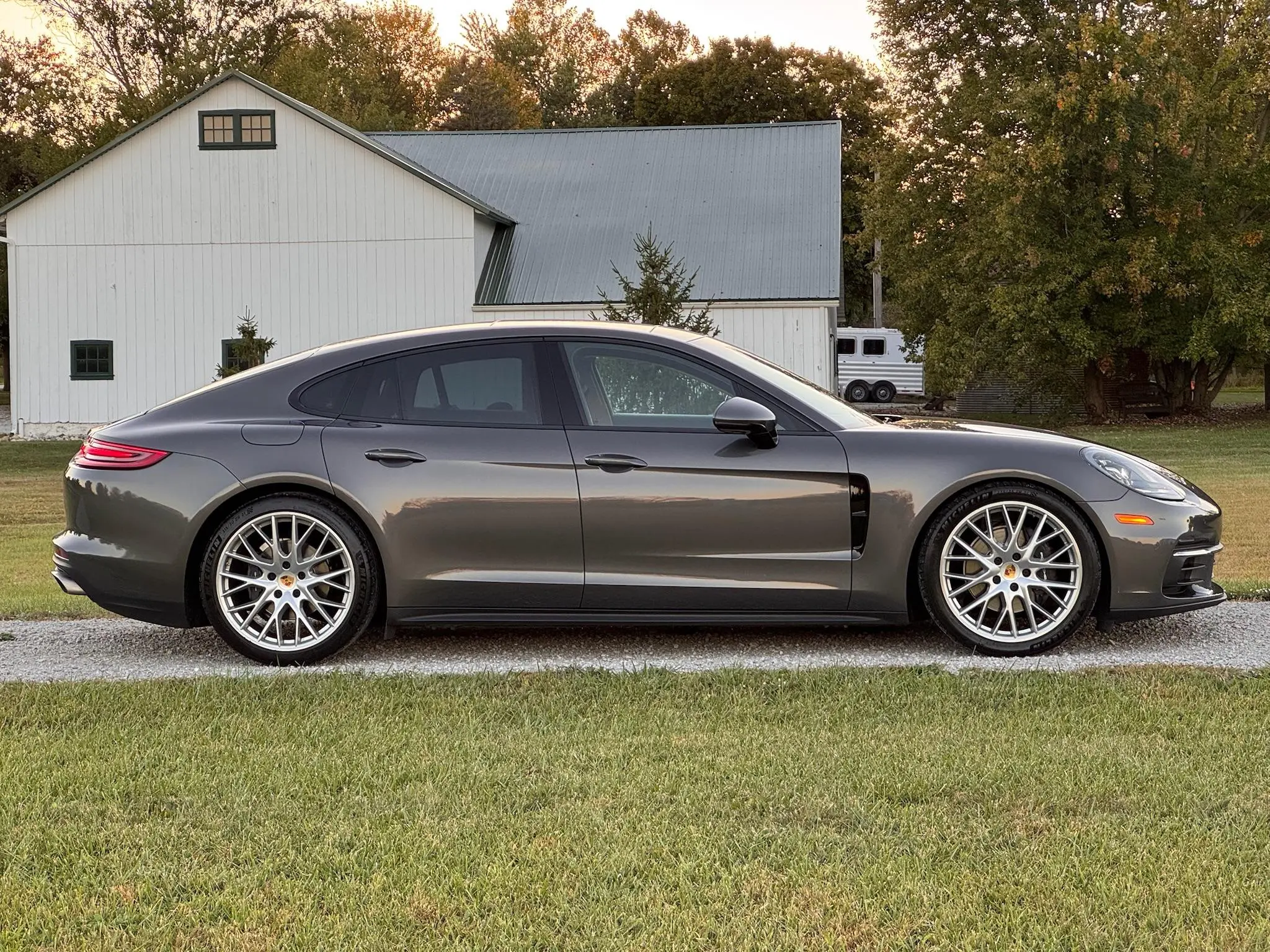 Load larger image of 2017 Porsche Panamera - Stuttcars Classified