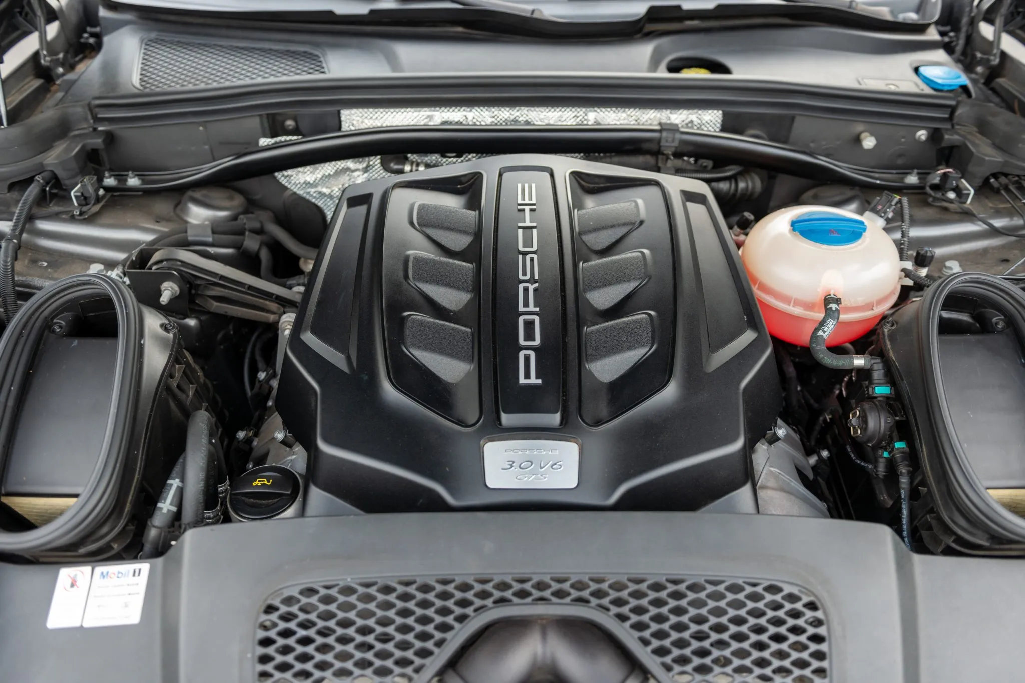 Load larger image of 2018 Porsche Macan GTS - Stuttcars Classified