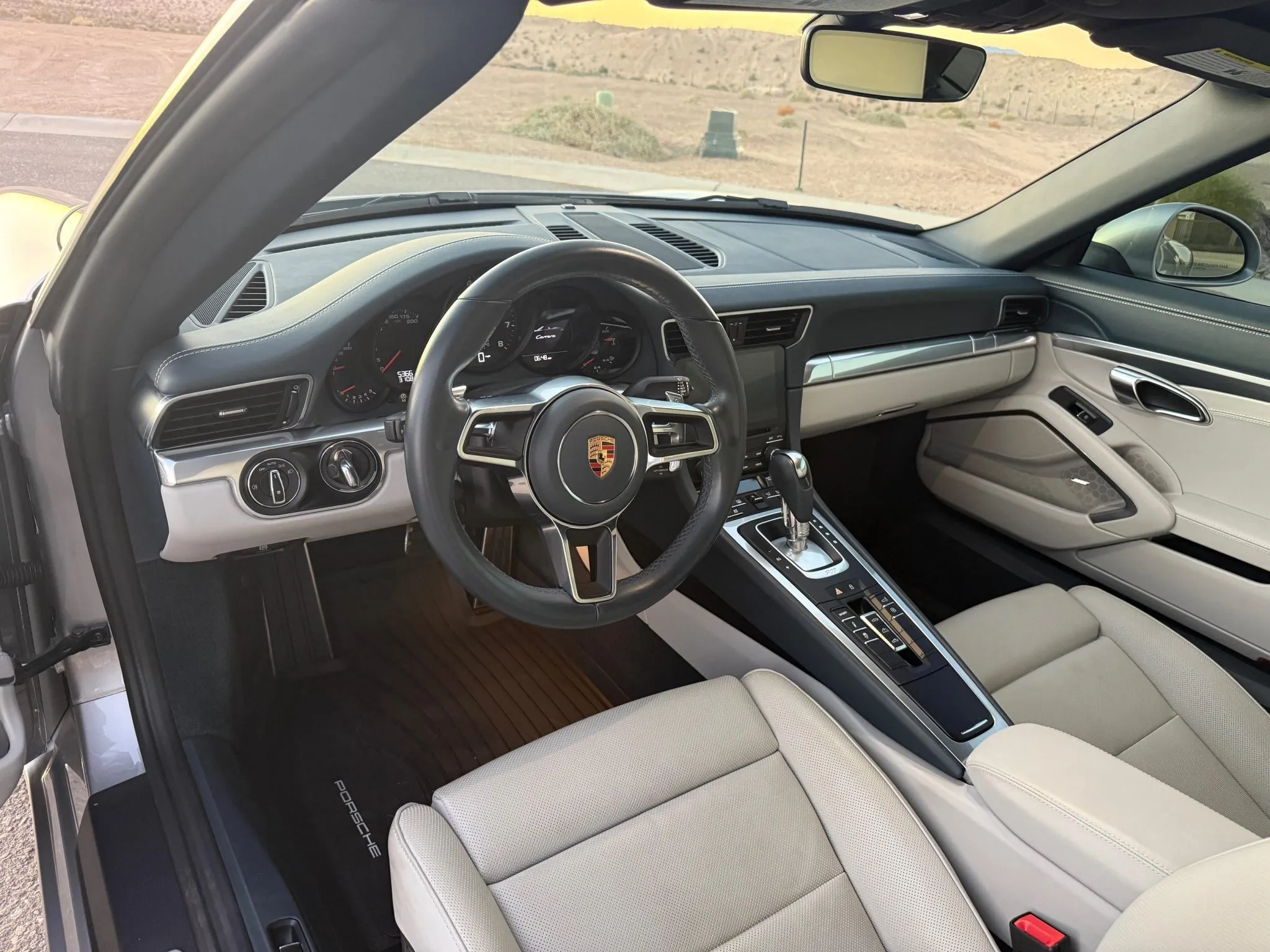 Load larger image of 2019 Porsche 911 Carrera Cabriolet - Stuttcars Classified