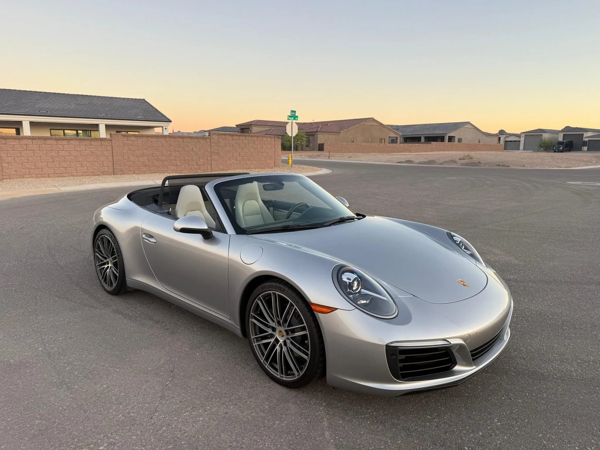 Load larger image of 2019 Porsche 911 Carrera Cabriolet - Stuttcars Classified