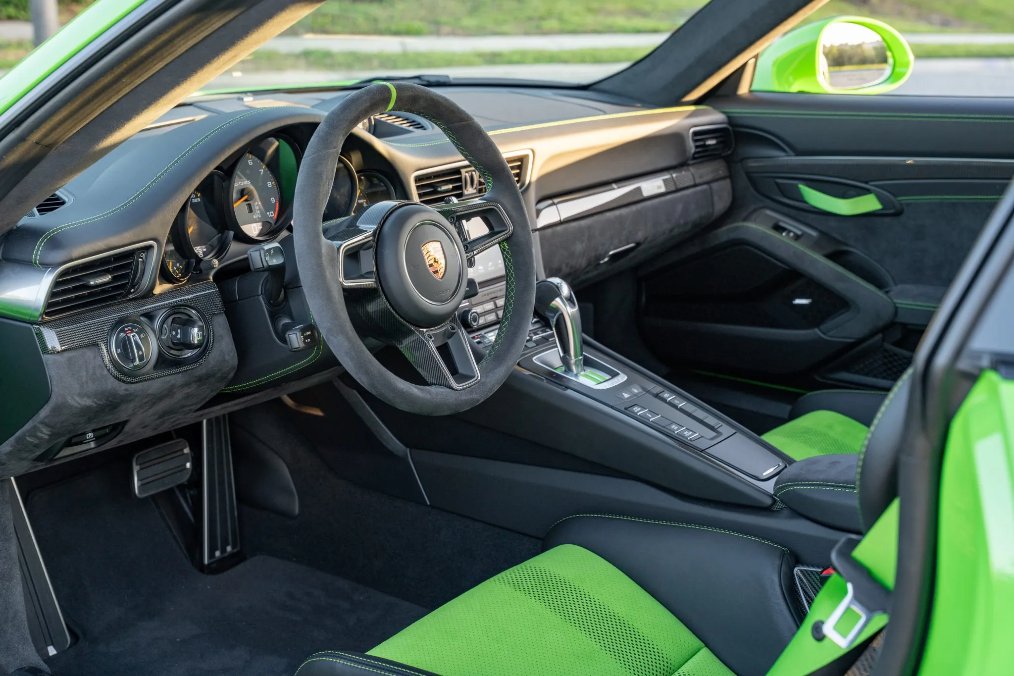 Load larger image of 2019 Porsche 911 GT3 RS Weissach - Stuttcars Classified