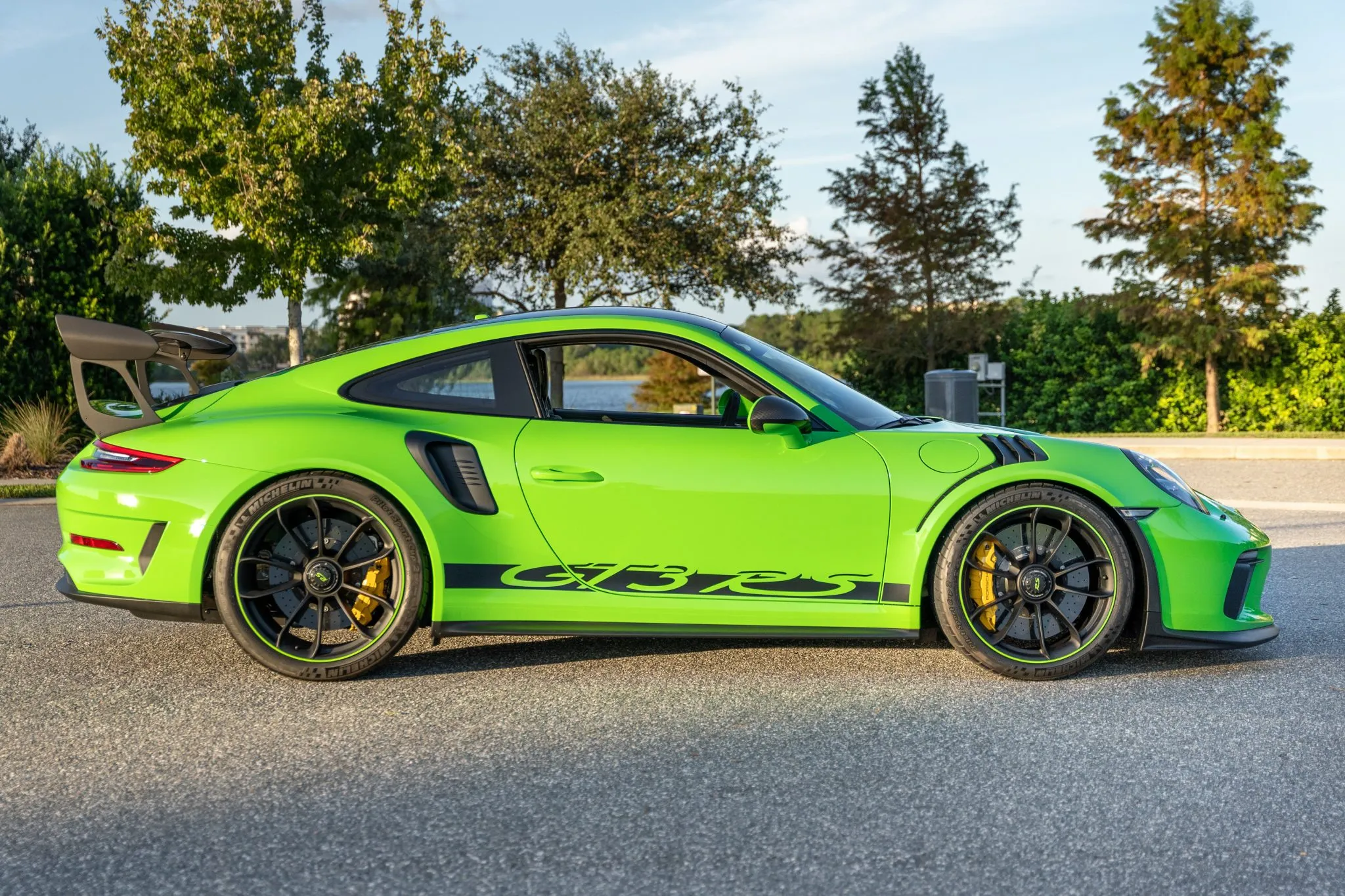 Load larger image of 2019 Porsche 911 GT3 RS Weissach - Stuttcars Classified