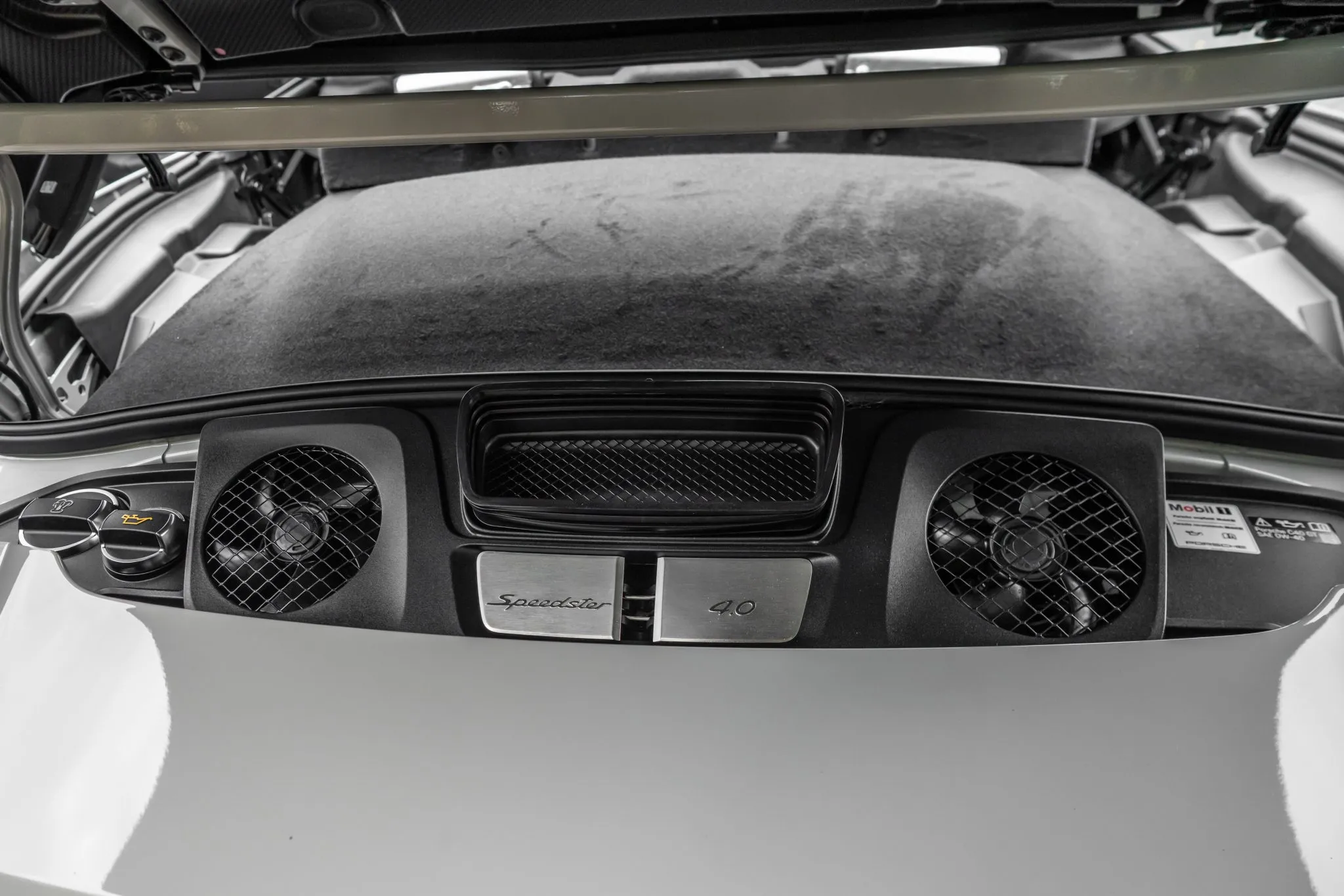 Load larger image of 2019 Porsche 911 Speedster - Stuttcars Classified