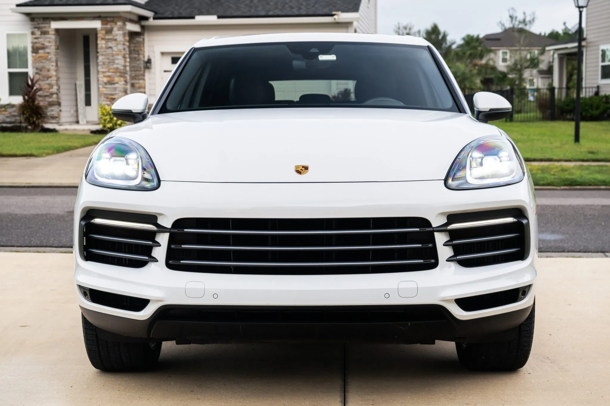 Load larger image of 2019 Porsche Cayenne - Stuttcars Classified