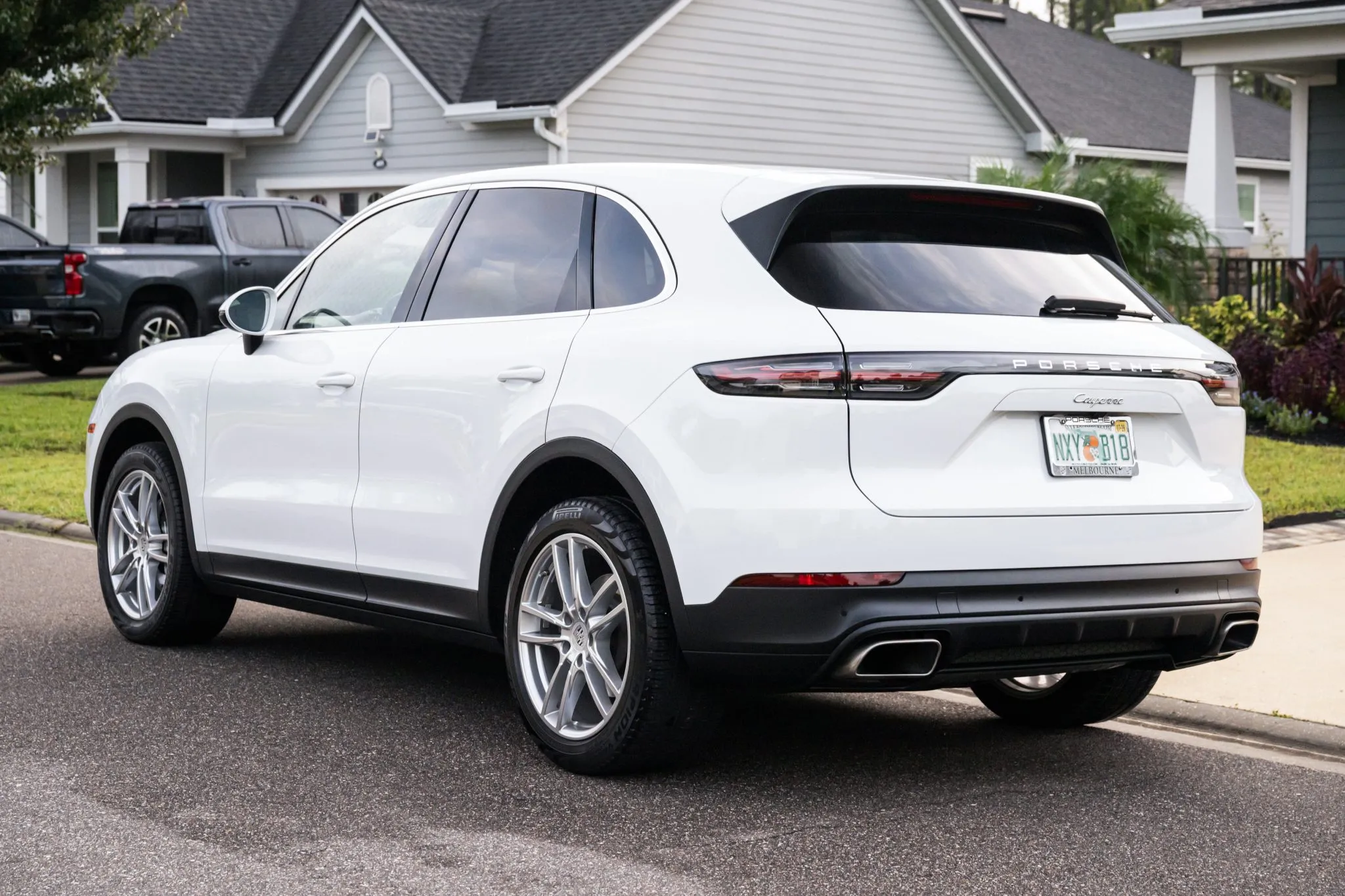 Load larger image of 2019 Porsche Cayenne - Stuttcars Classified