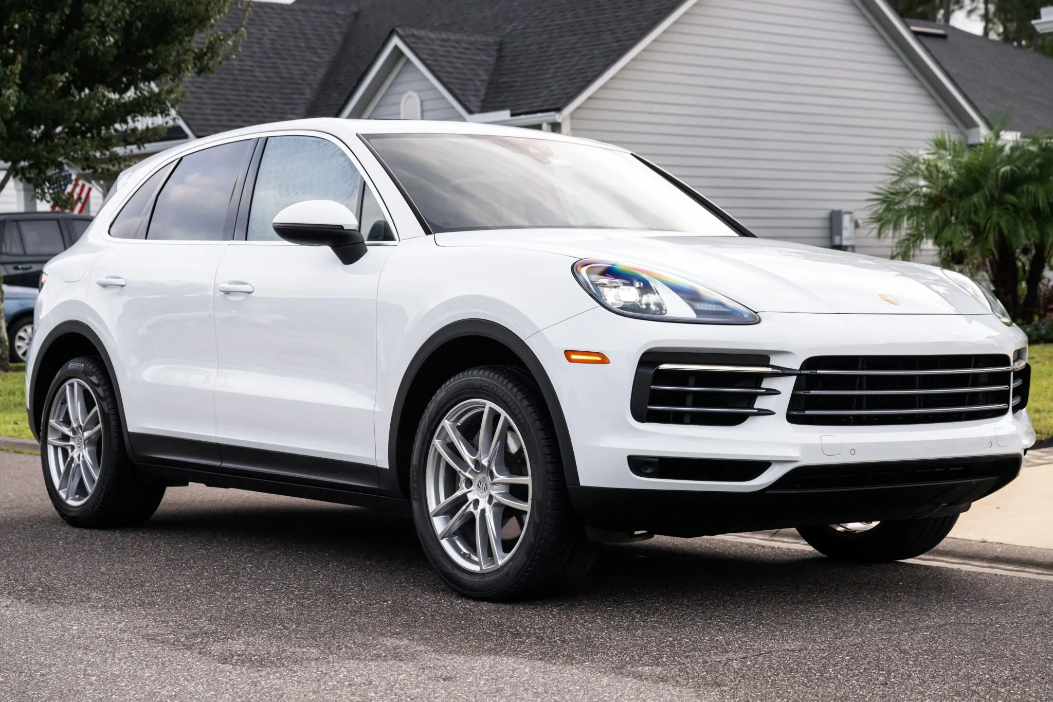 Load larger image of 2019 Porsche Cayenne - Stuttcars Classified