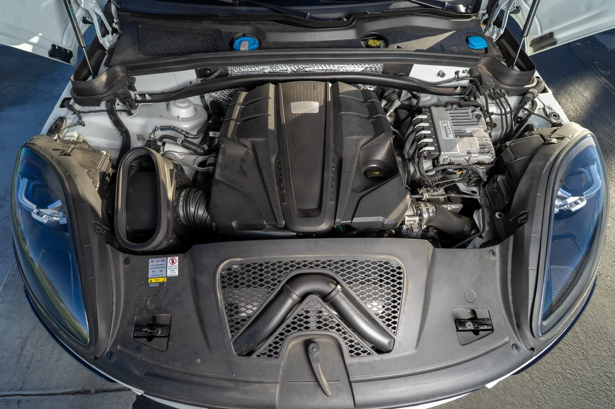 Load larger image of 2021 Porsche Macan Turbo - Stuttcars Classified