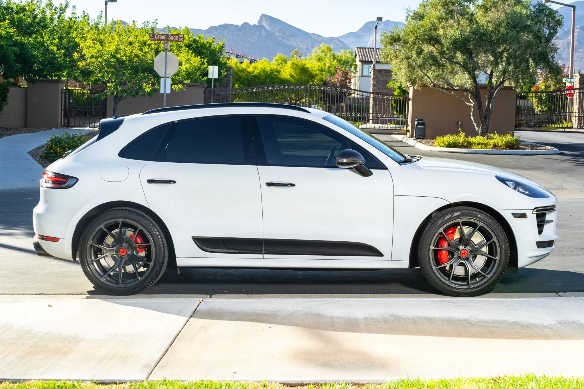 Load larger image of 2021 Porsche Macan Turbo - Stuttcars Classified